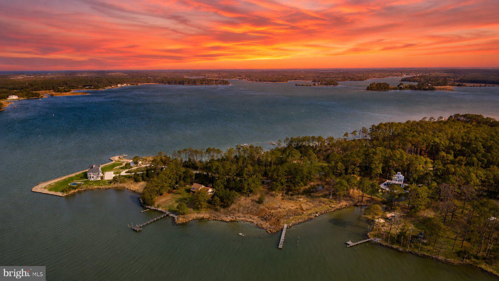 TOWN POINT ESTATES - Residential