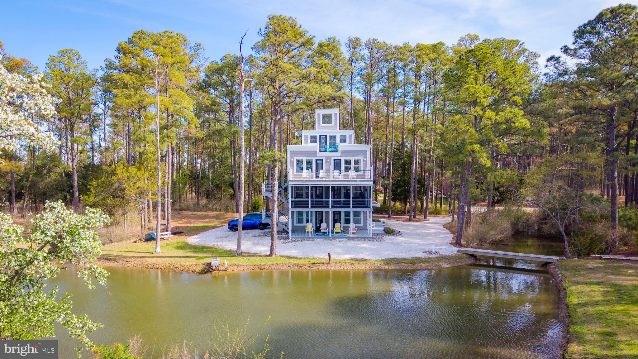 TOWN POINT ESTATES - Residential