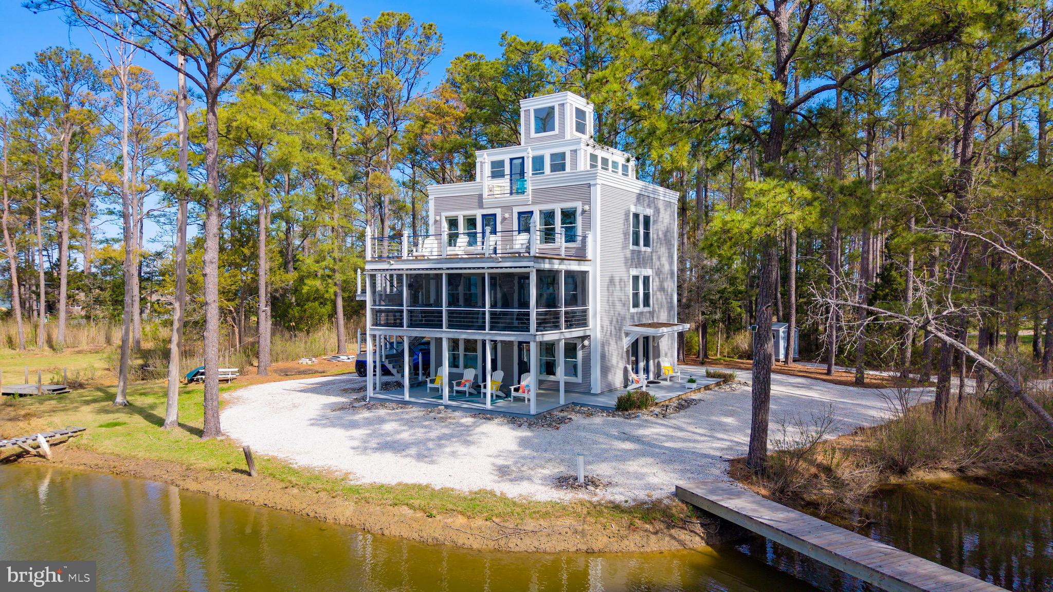 TOWN POINT ESTATES - Residential