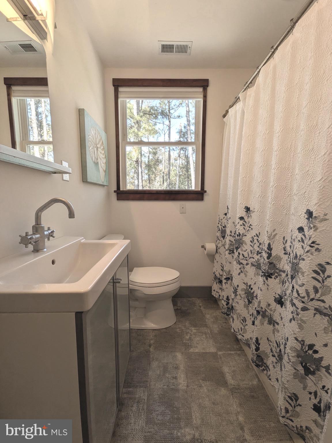 TOWN POINT ESTATES - Residential