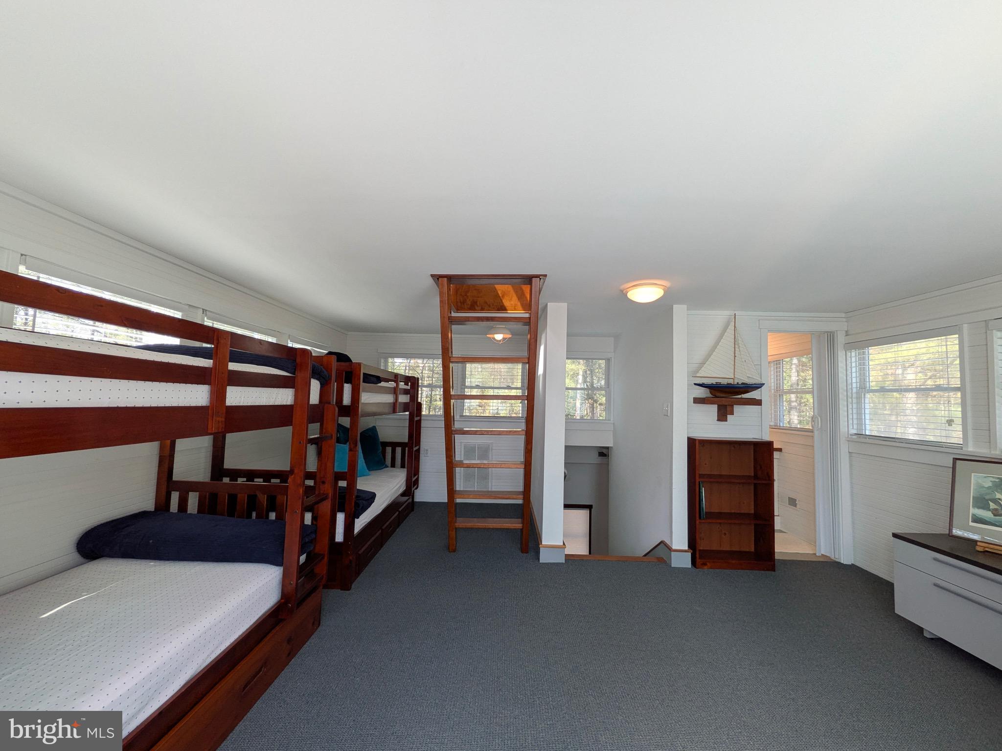 TOWN POINT ESTATES - Residential