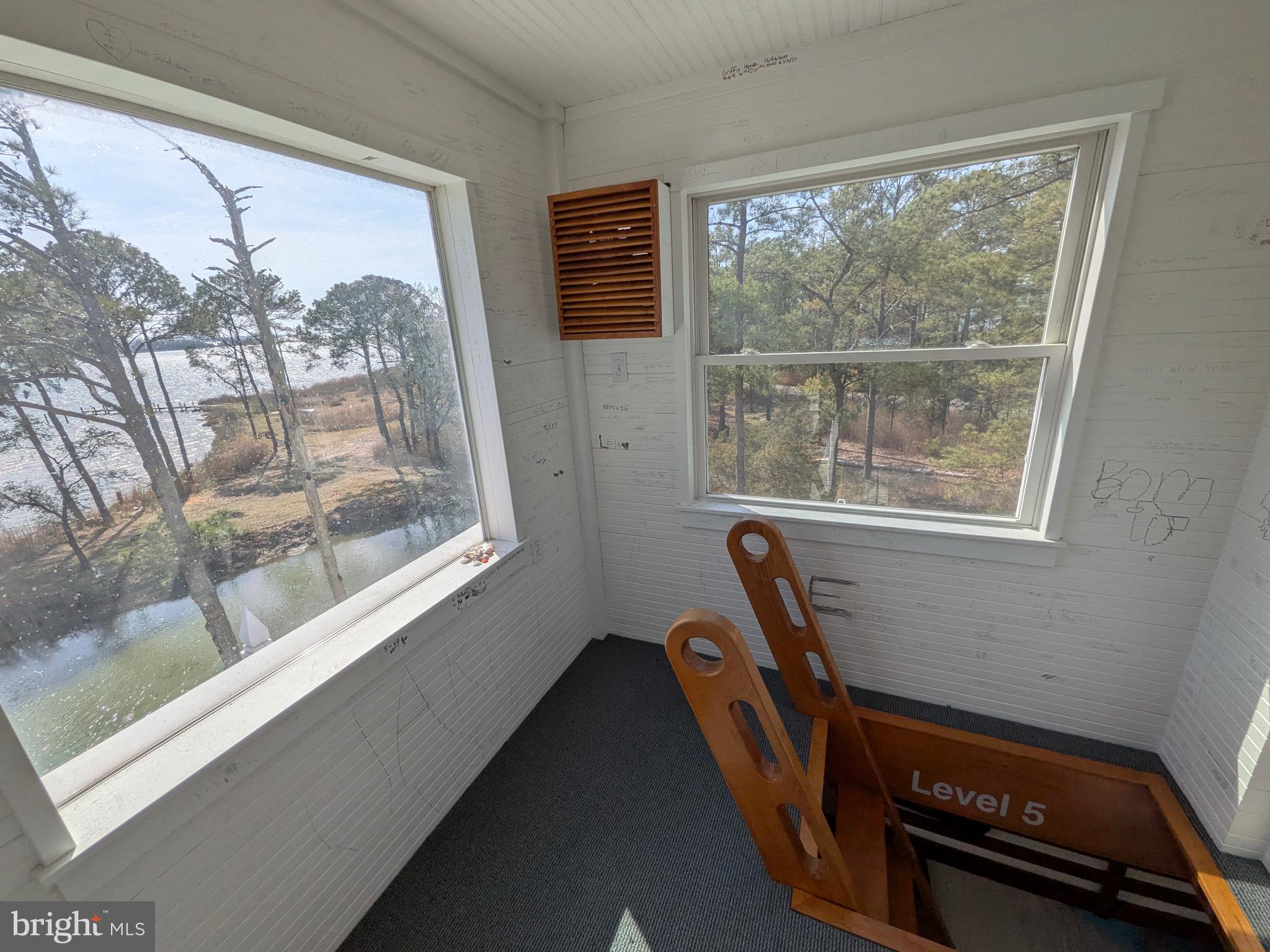 TOWN POINT ESTATES - Residential