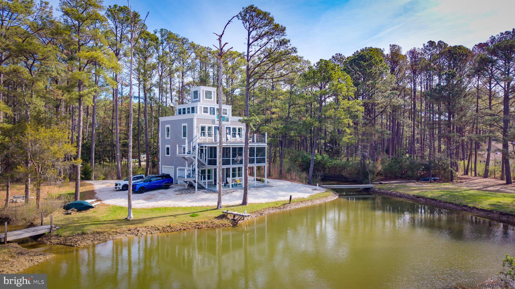 TOWN POINT ESTATES - Residential