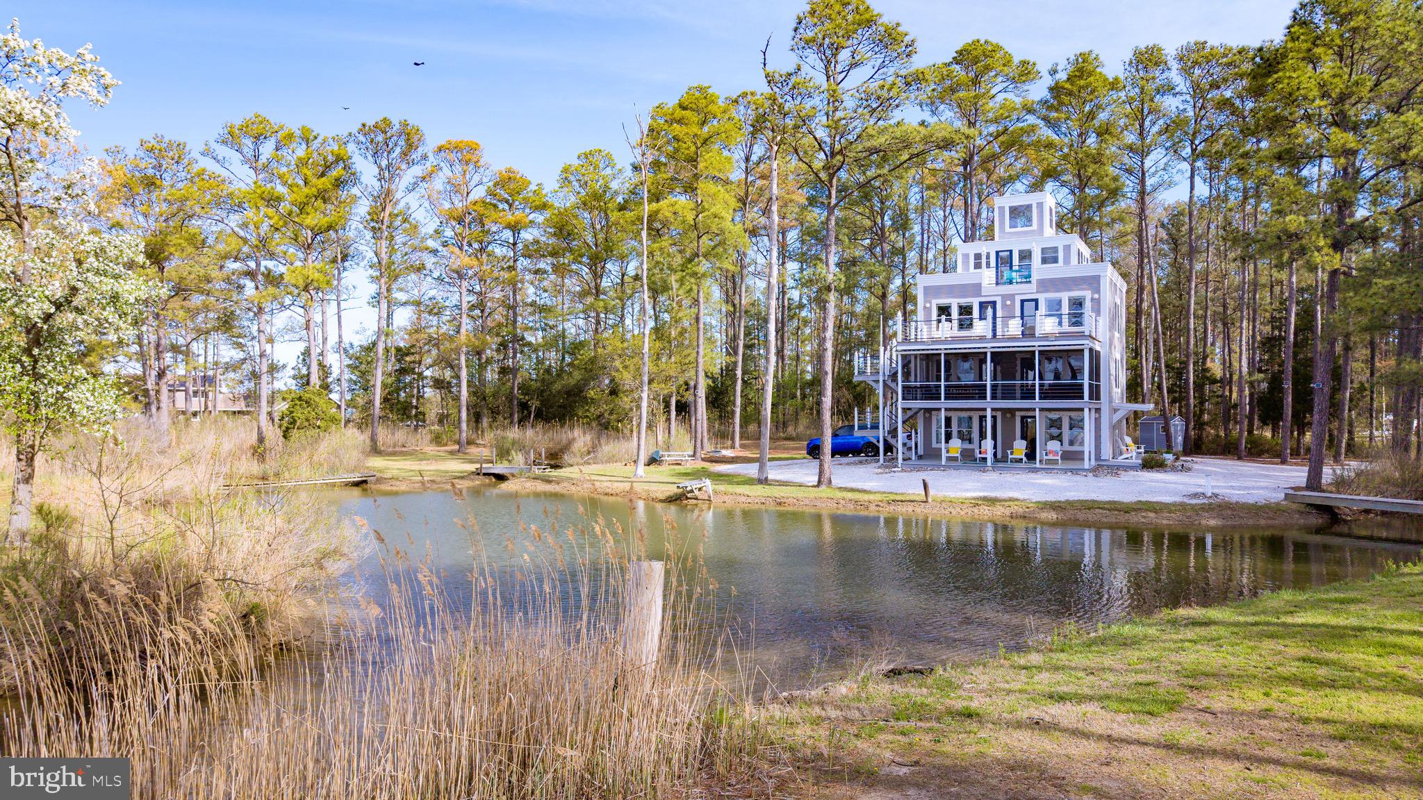 TOWN POINT ESTATES - Residential