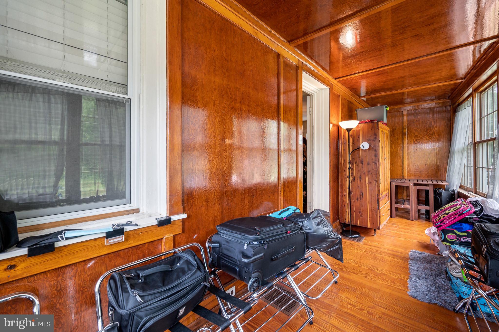 WESTINGHOUSE VLG - Residential