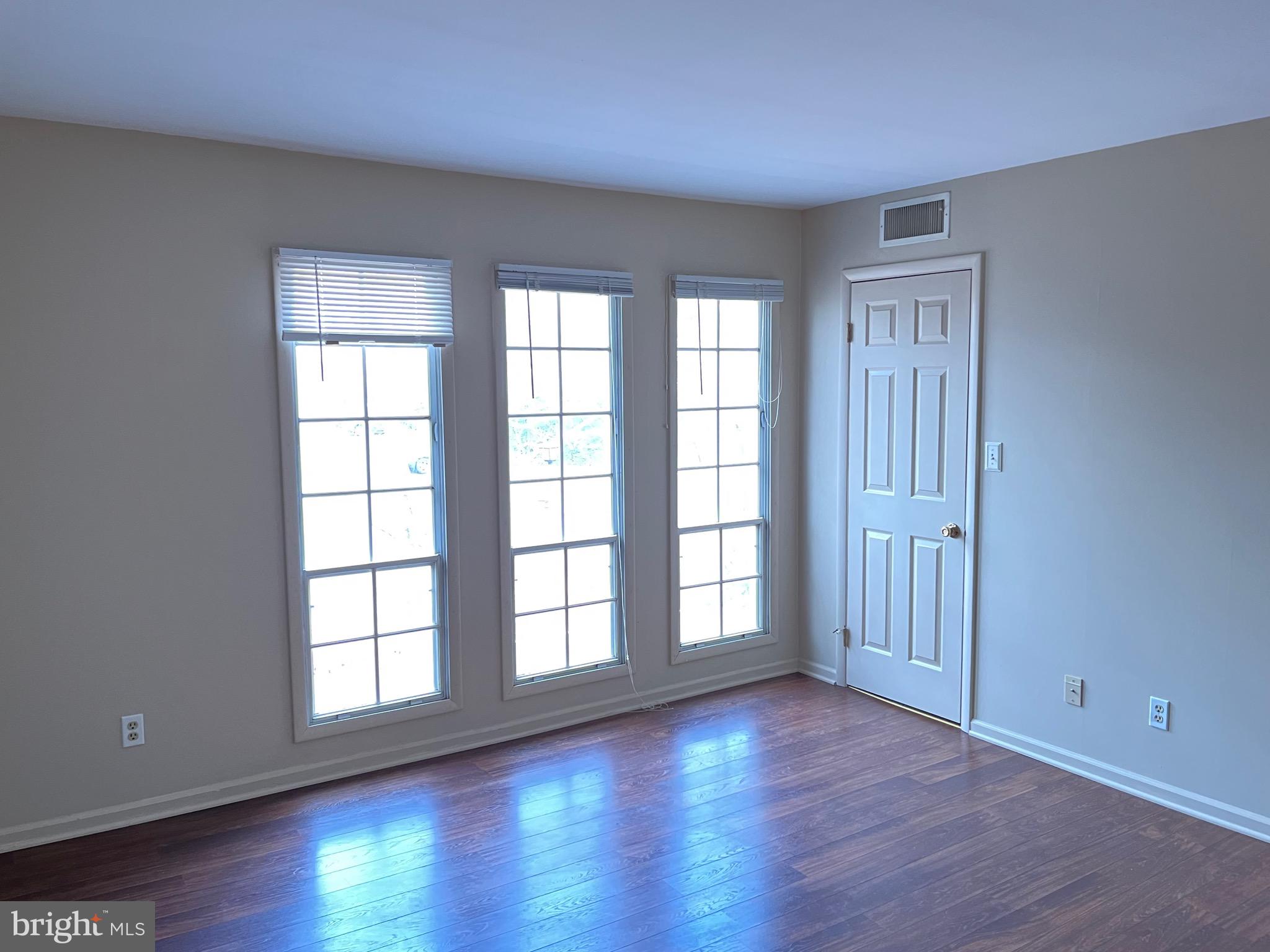 FLYING HILLS - Residential Lease