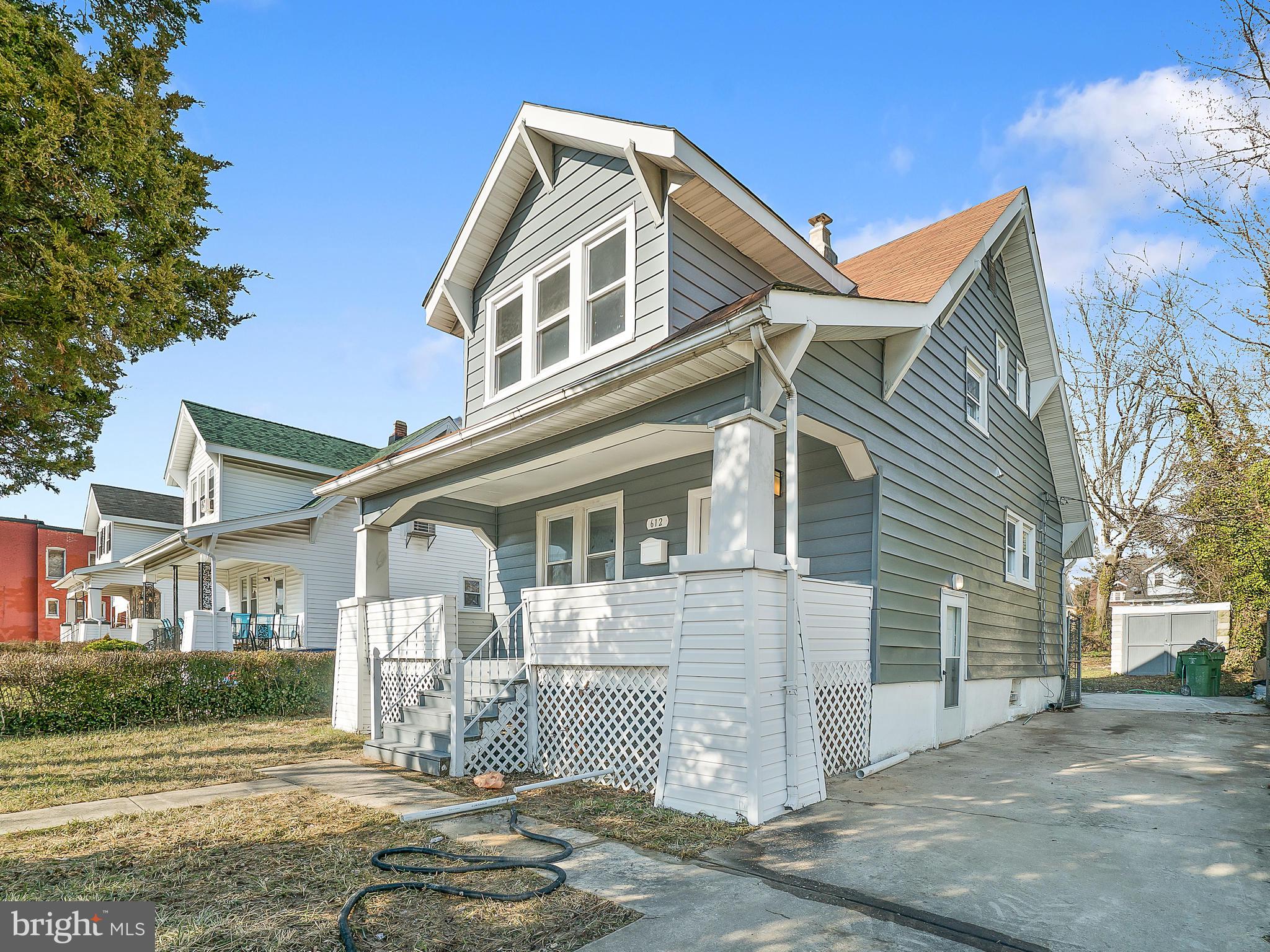 LAKE WALKER - Residential