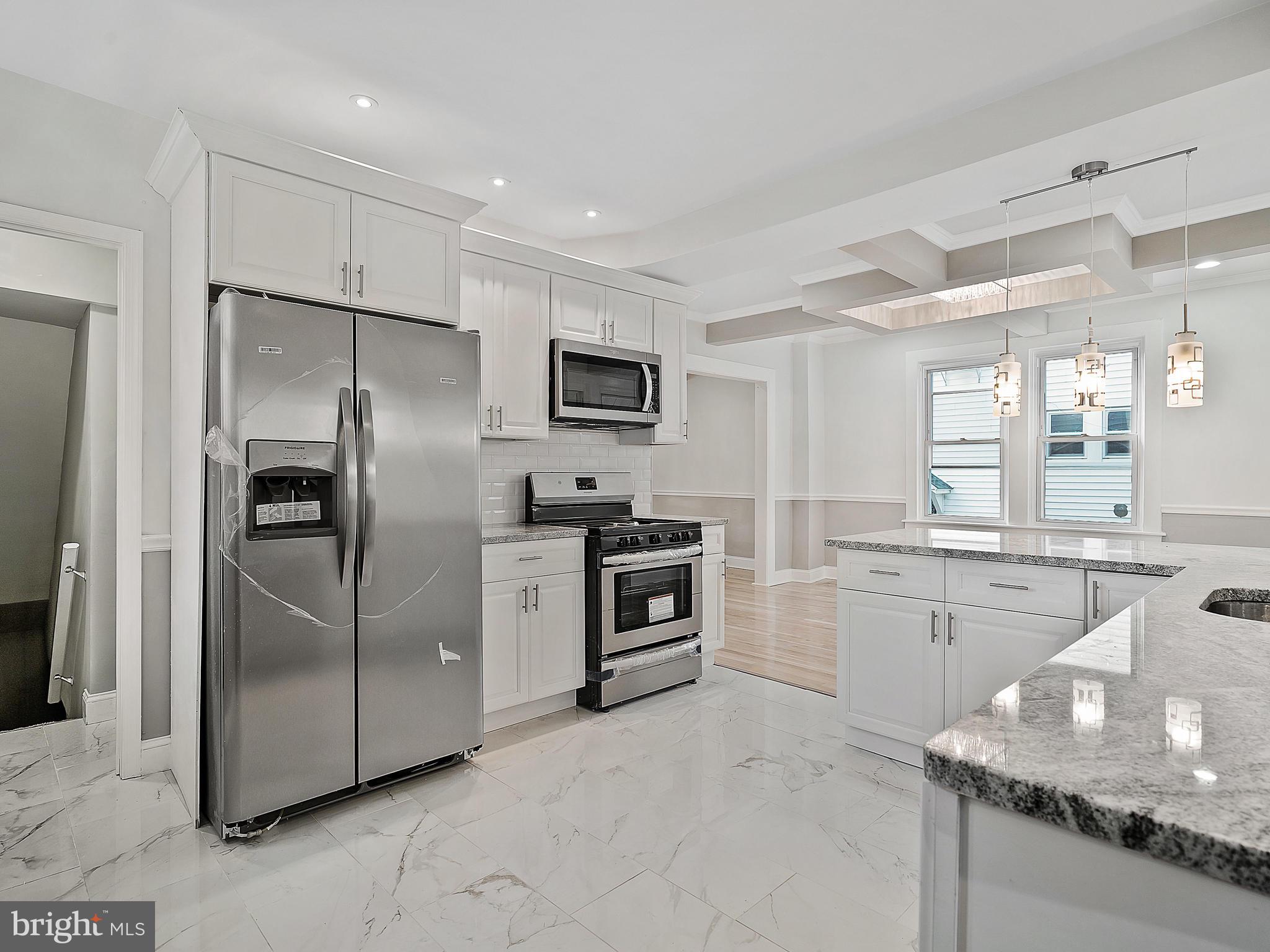 LAKE WALKER - Residential