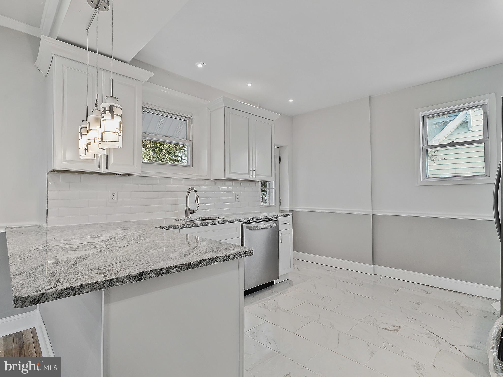 LAKE WALKER - Residential