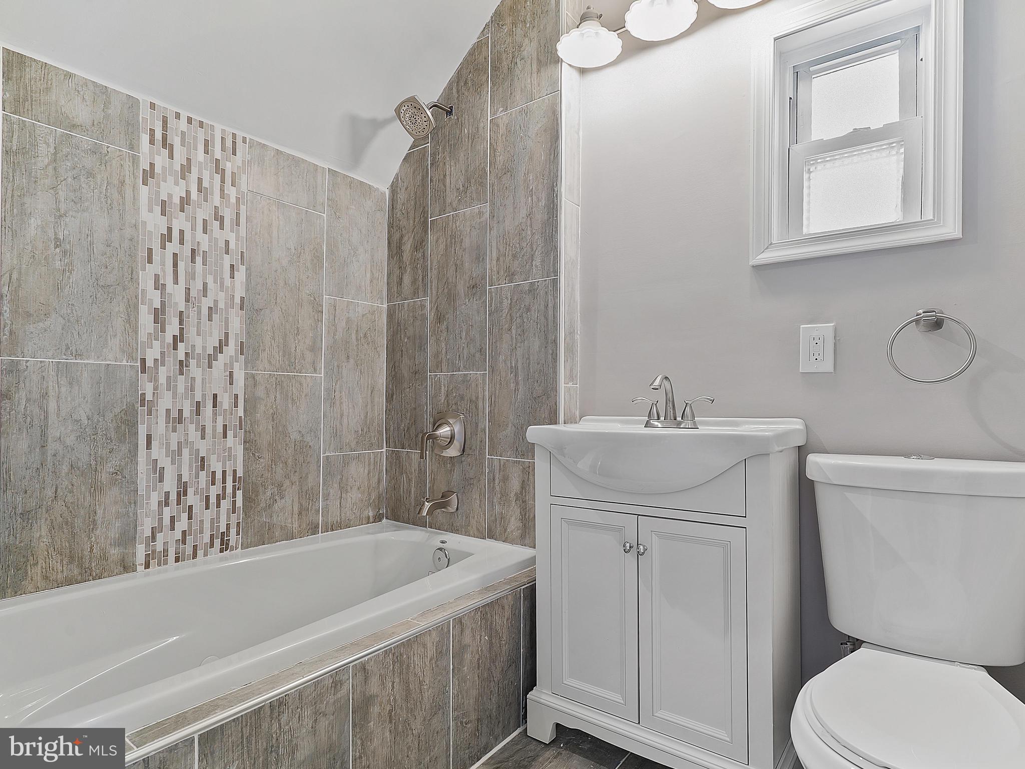 LAKE WALKER - Residential