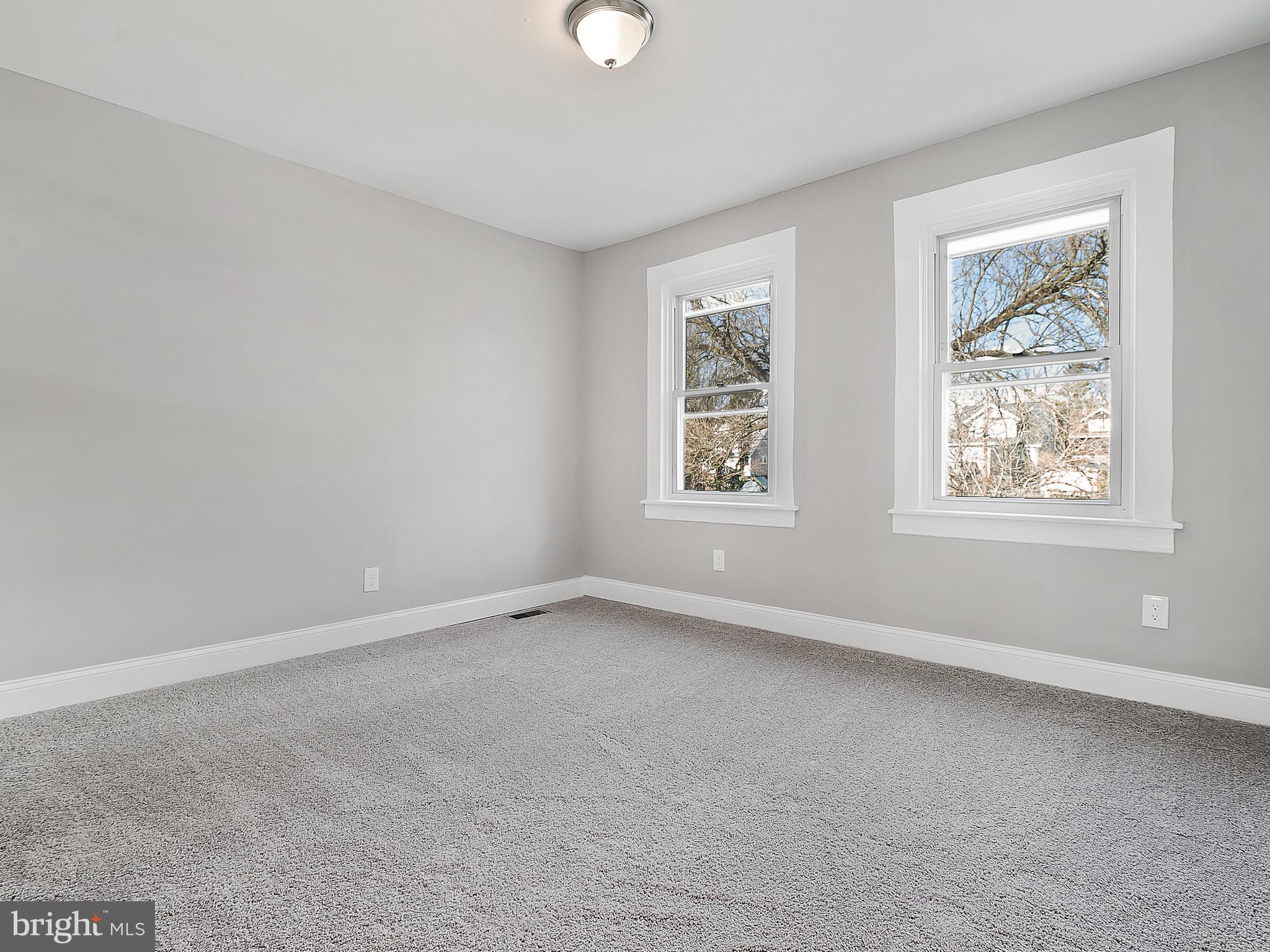 LAKE WALKER - Residential