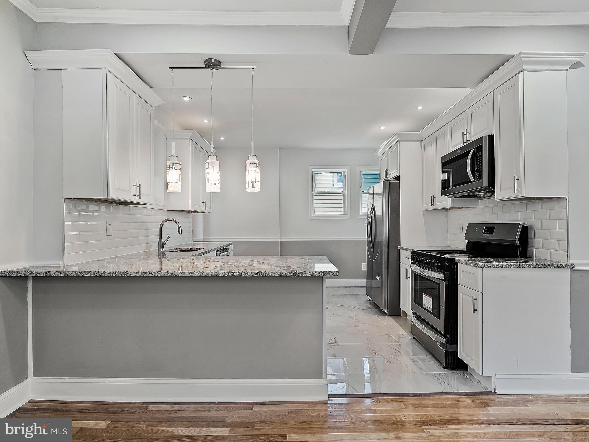 LAKE WALKER - Residential