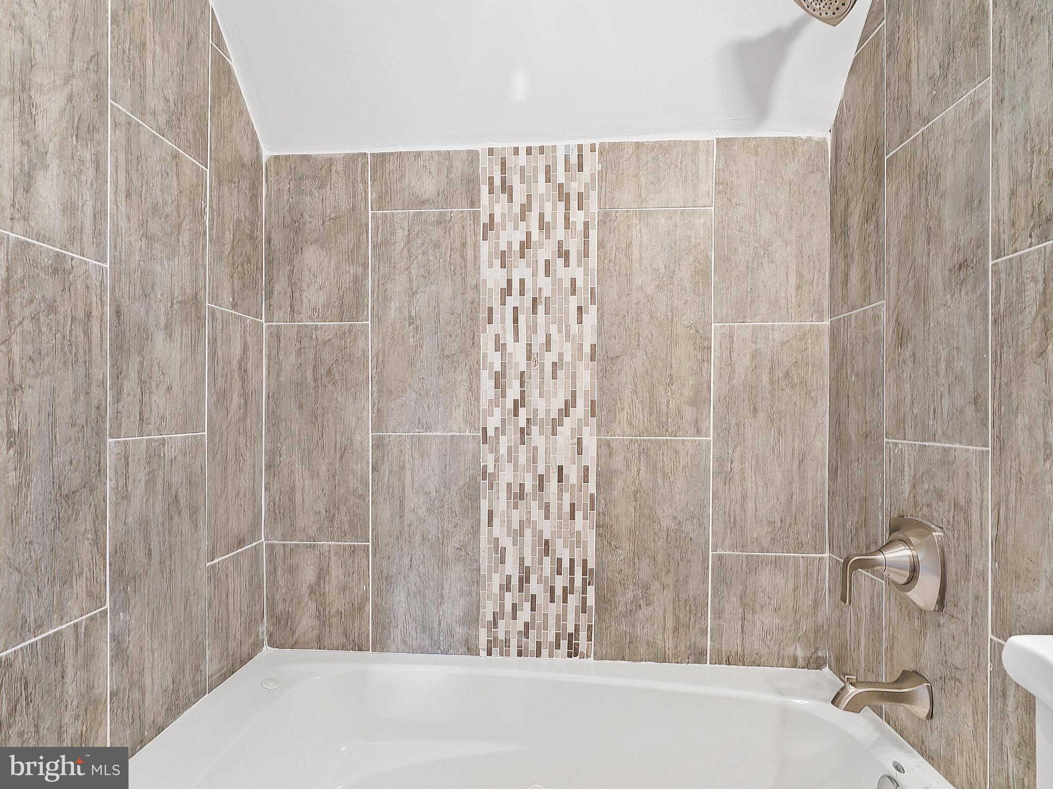 LAKE WALKER - Residential