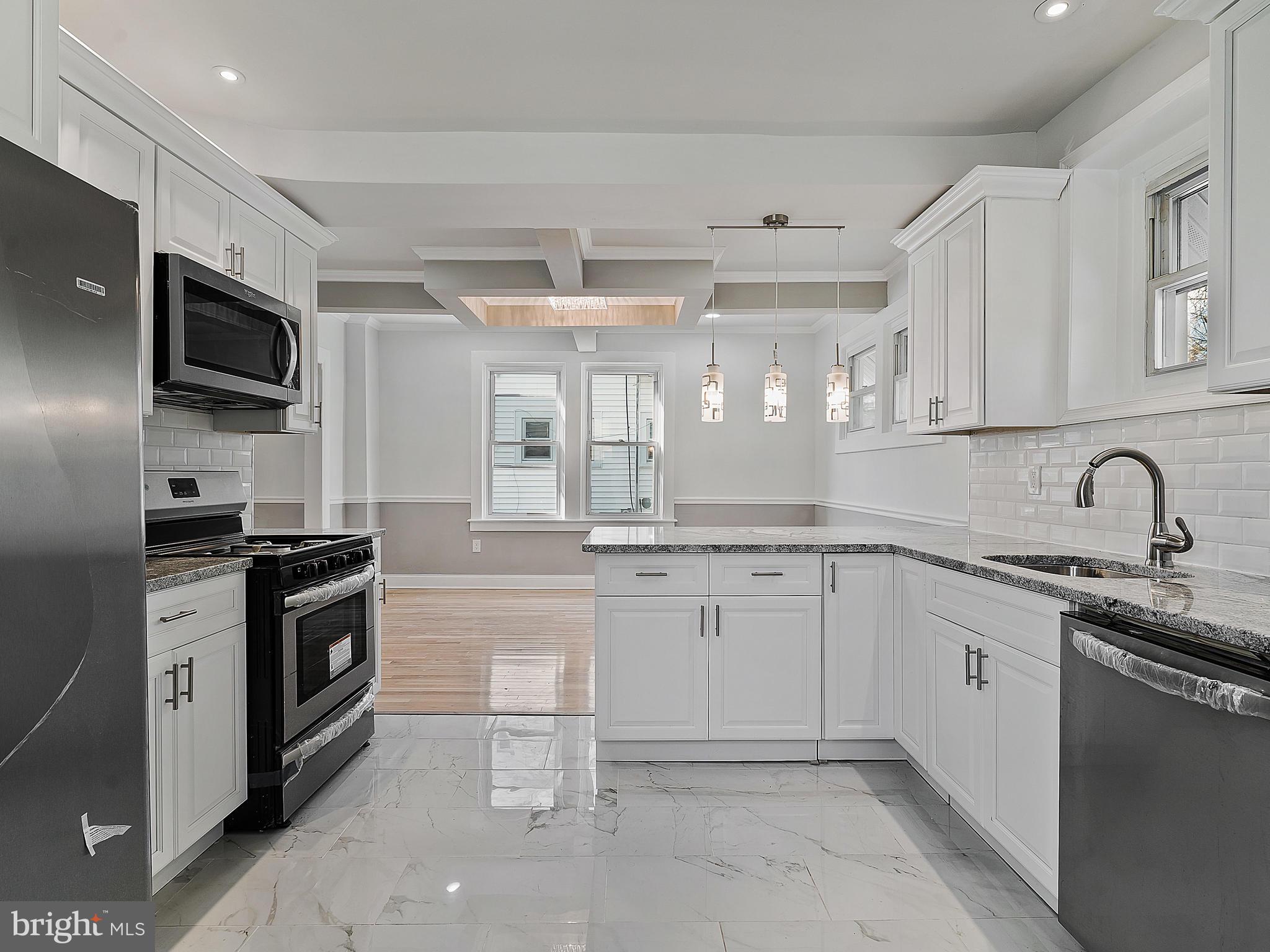 LAKE WALKER - Residential