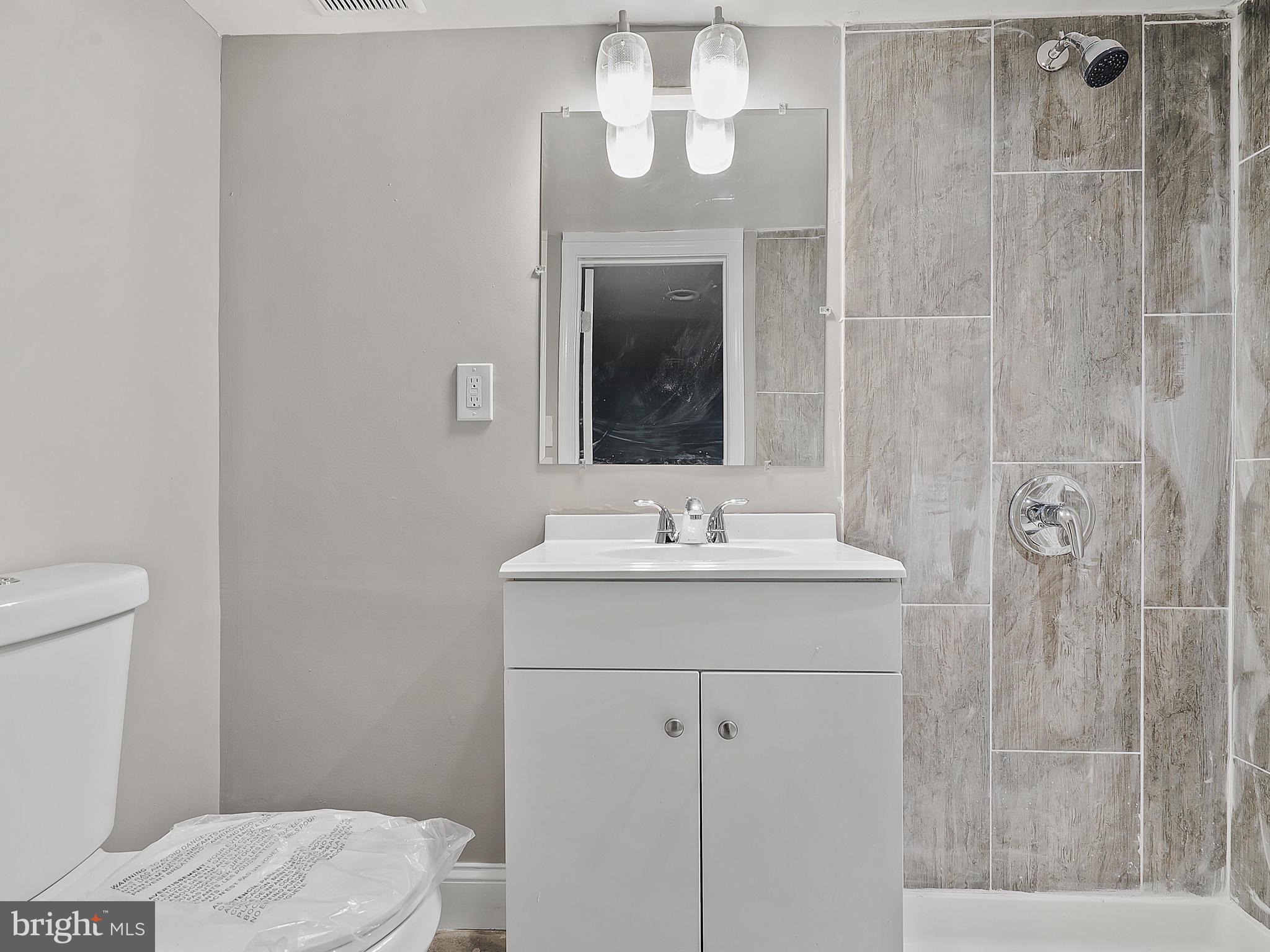 LAKE WALKER - Residential