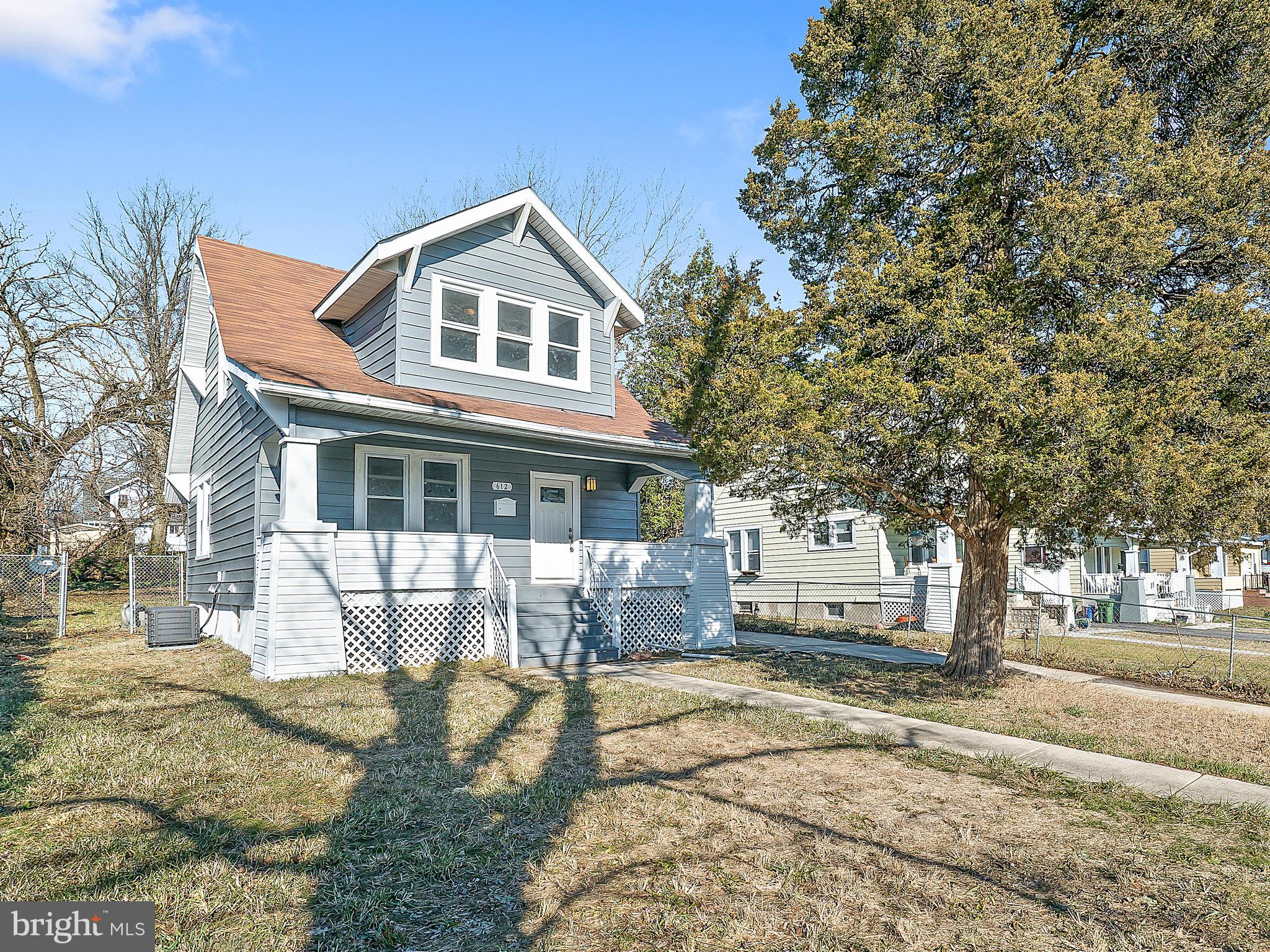 LAKE WALKER - Residential