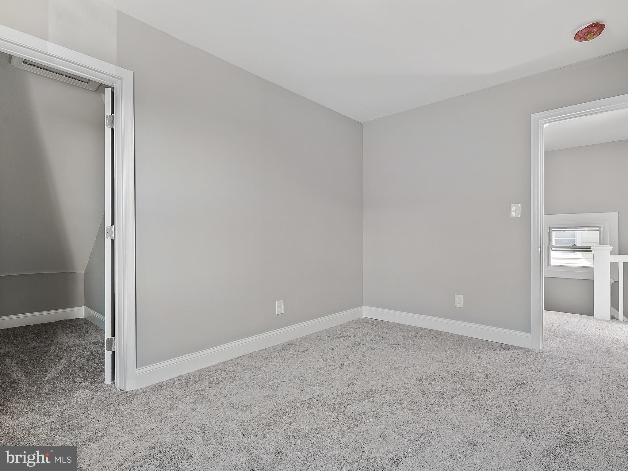 LAKE WALKER - Residential