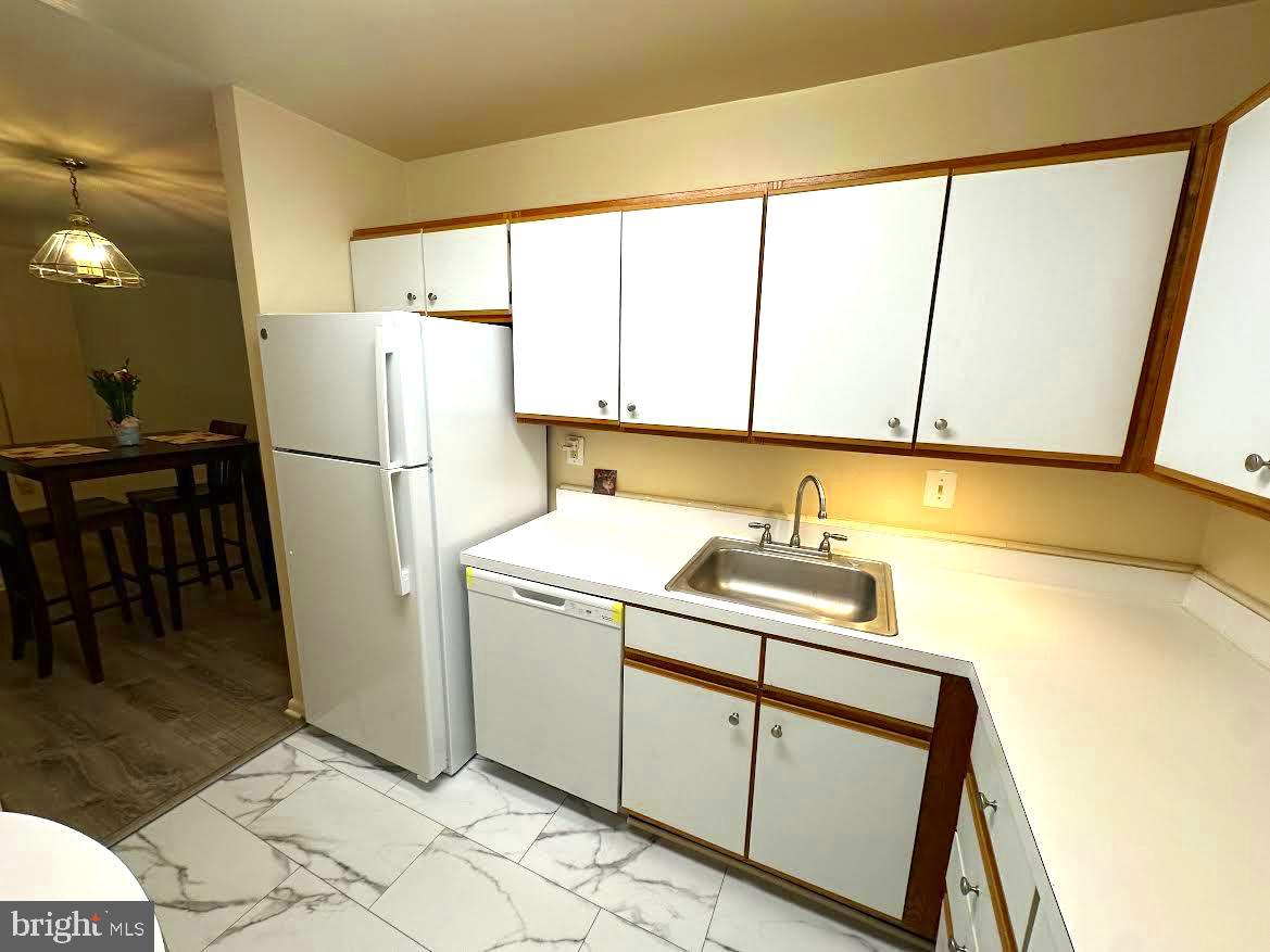 WHITEHALL - Residential