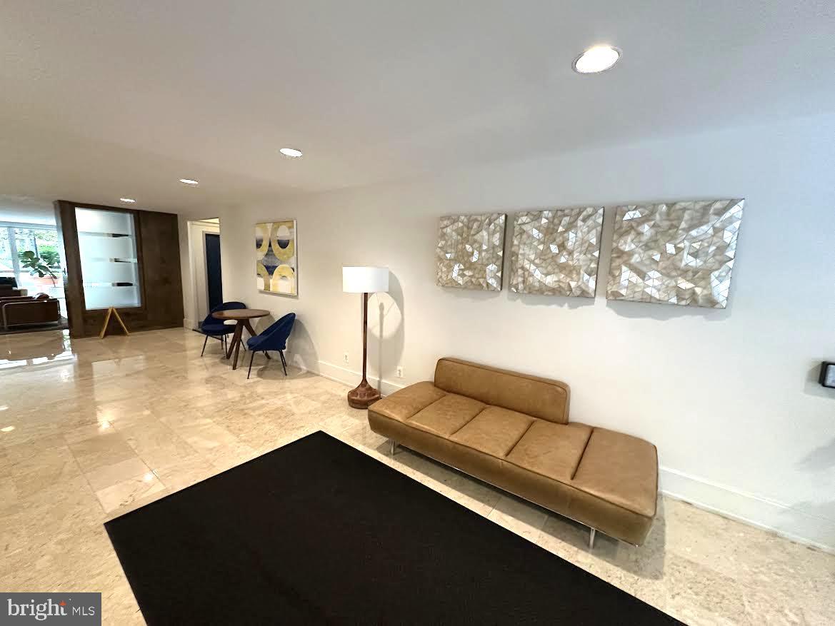 WHITEHALL - Residential