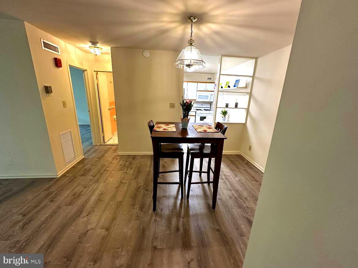WHITEHALL - Residential