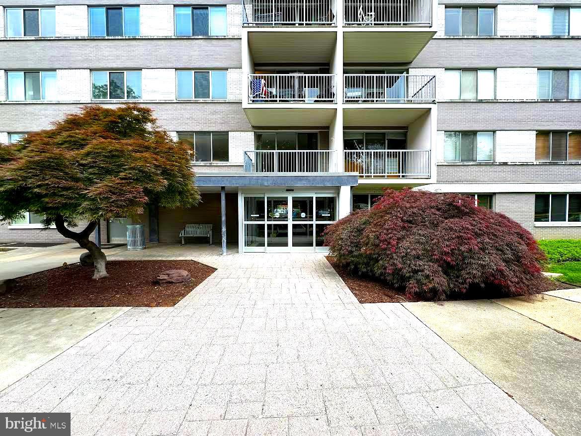 WHITEHALL - Residential