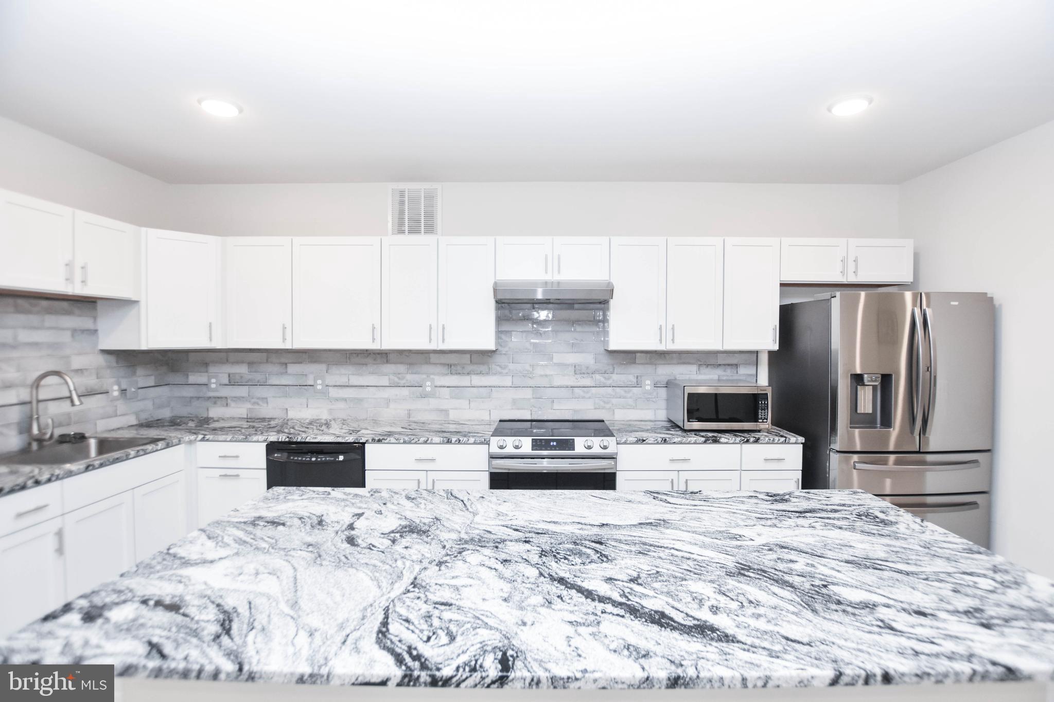 LEXINGTON 7 - Residential