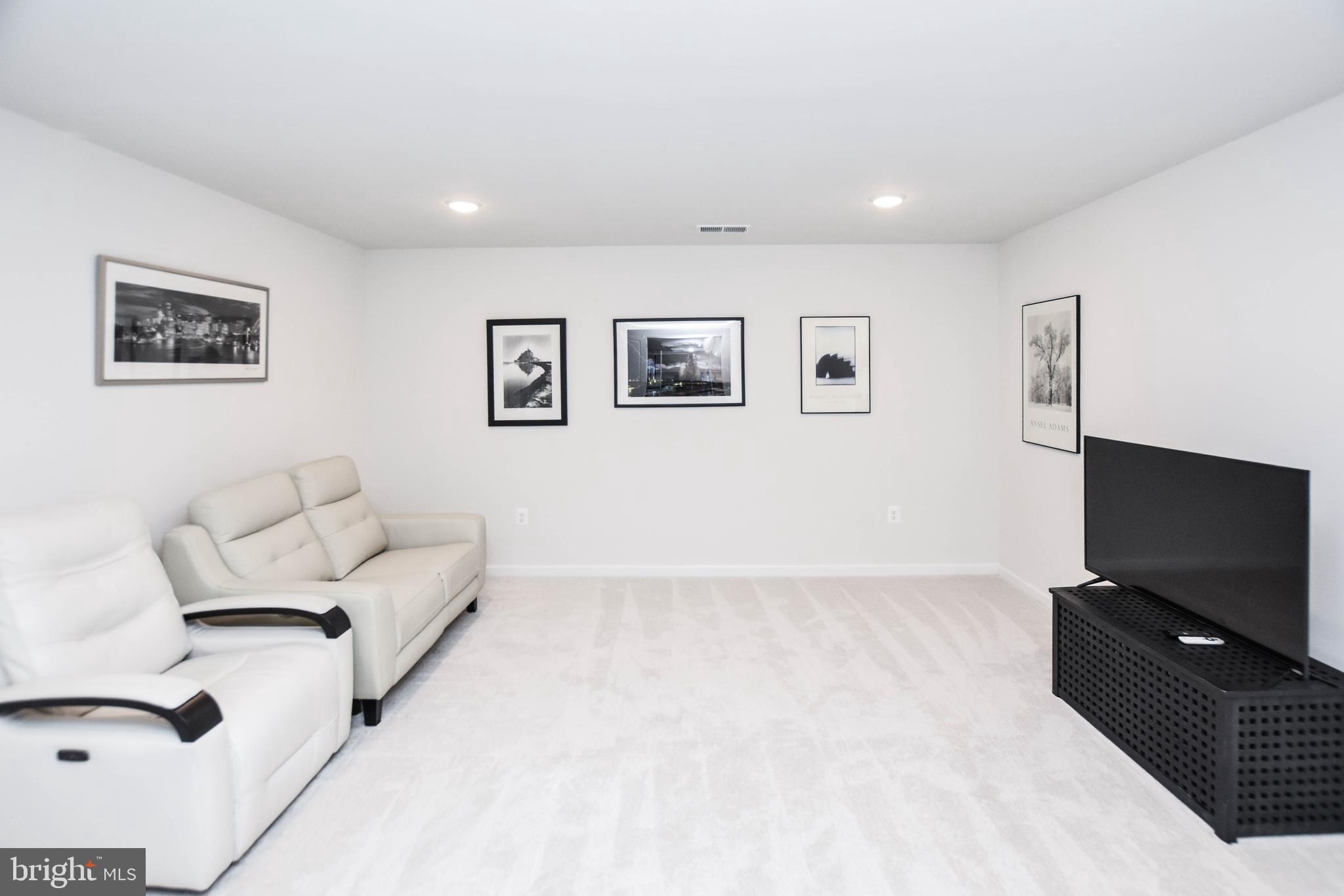 LEXINGTON 7 - Residential