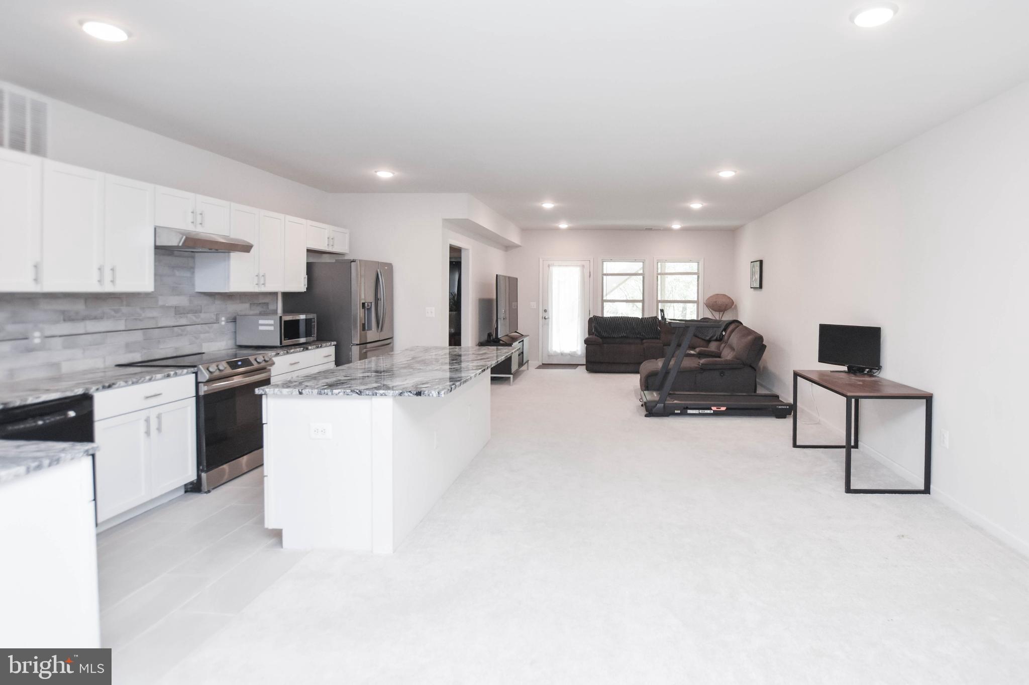 LEXINGTON 7 - Residential