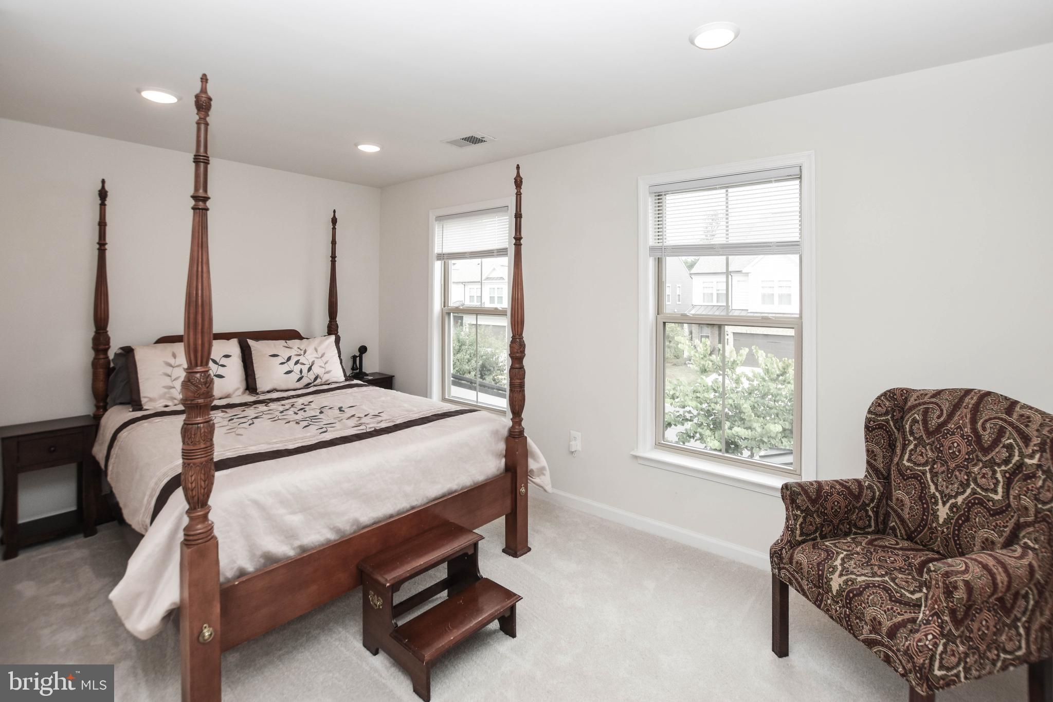 LEXINGTON 7 - Residential