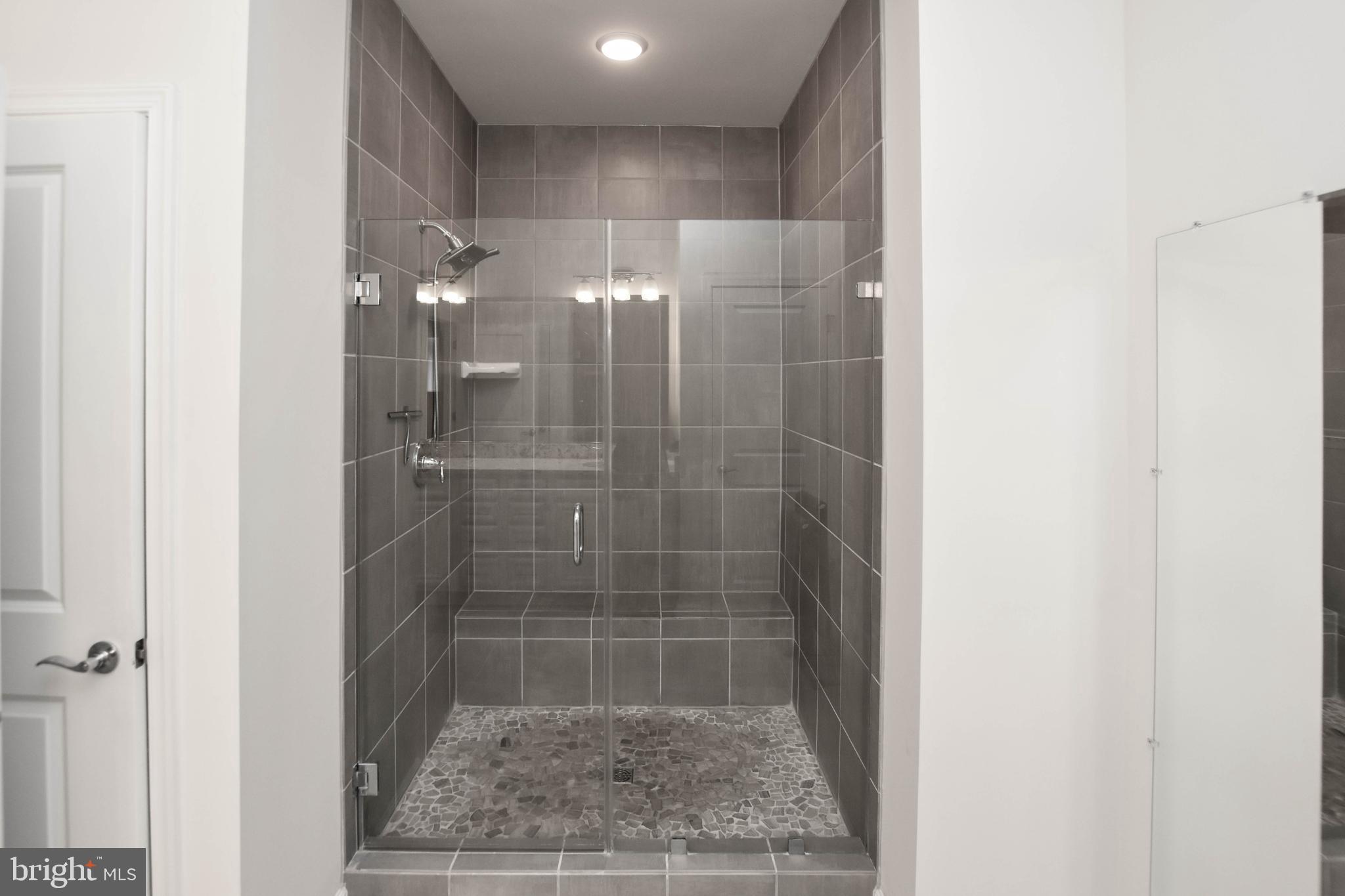 LEXINGTON 7 - Residential