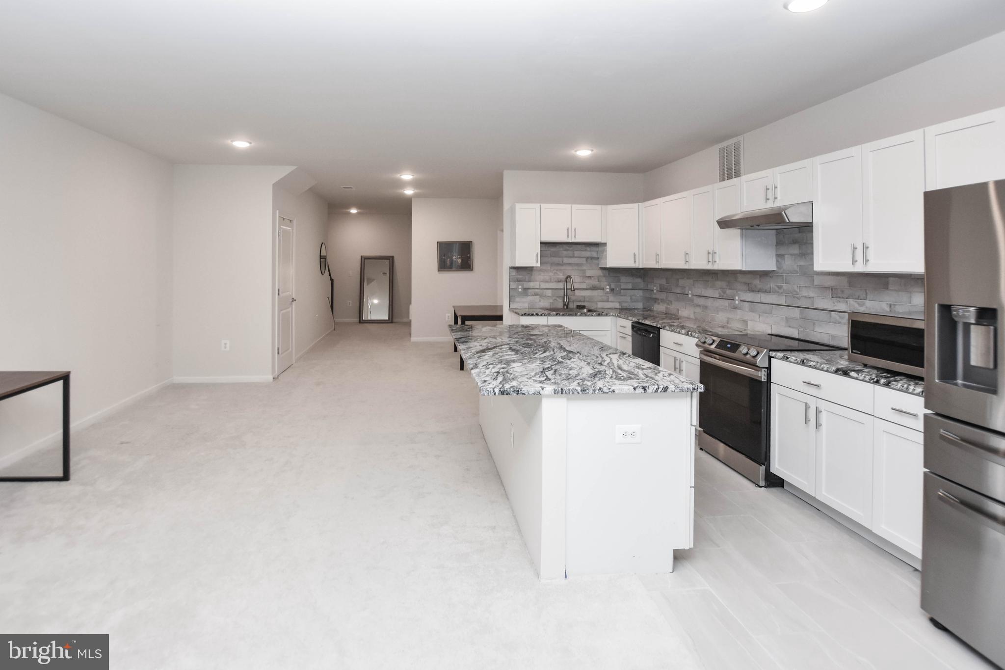 LEXINGTON 7 - Residential