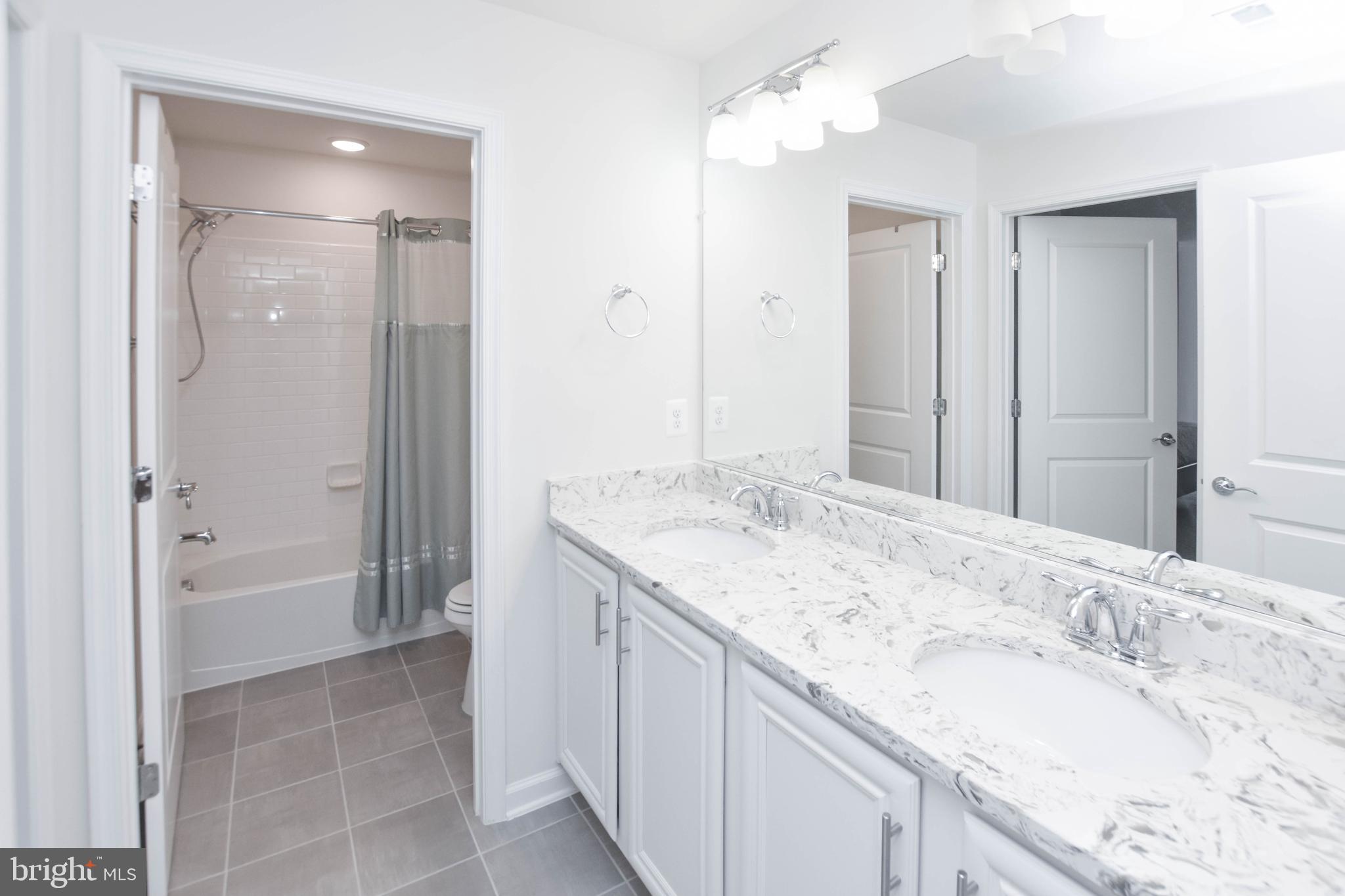 LEXINGTON 7 - Residential