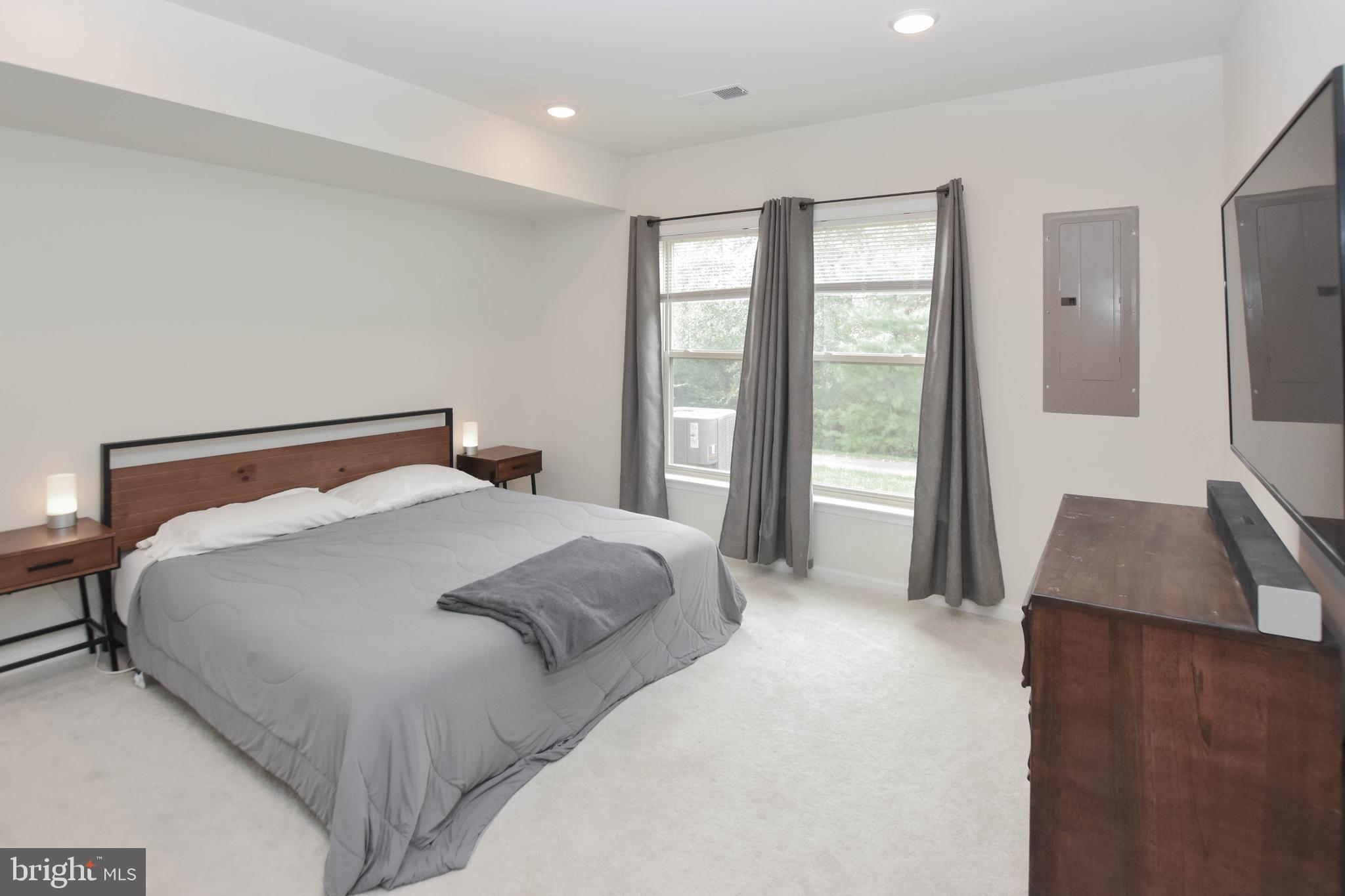 LEXINGTON 7 - Residential