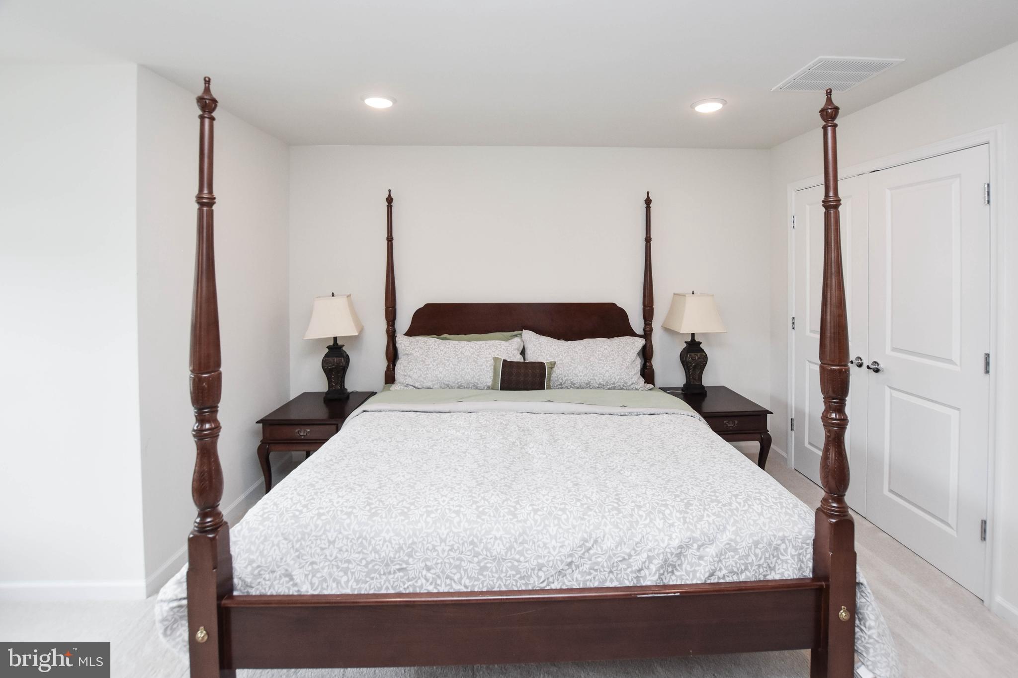 LEXINGTON 7 - Residential