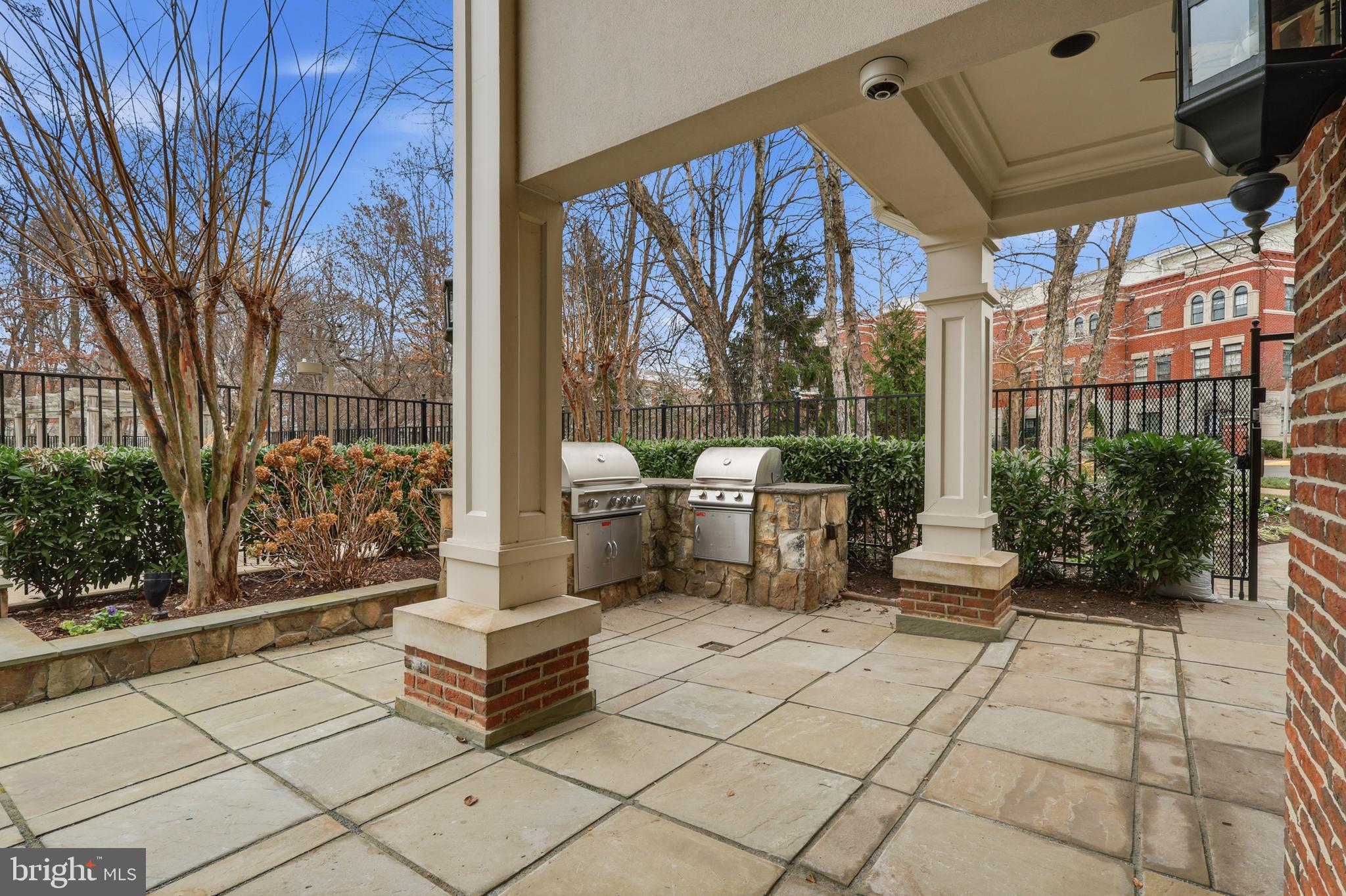 LINCOLN PARK - Residential