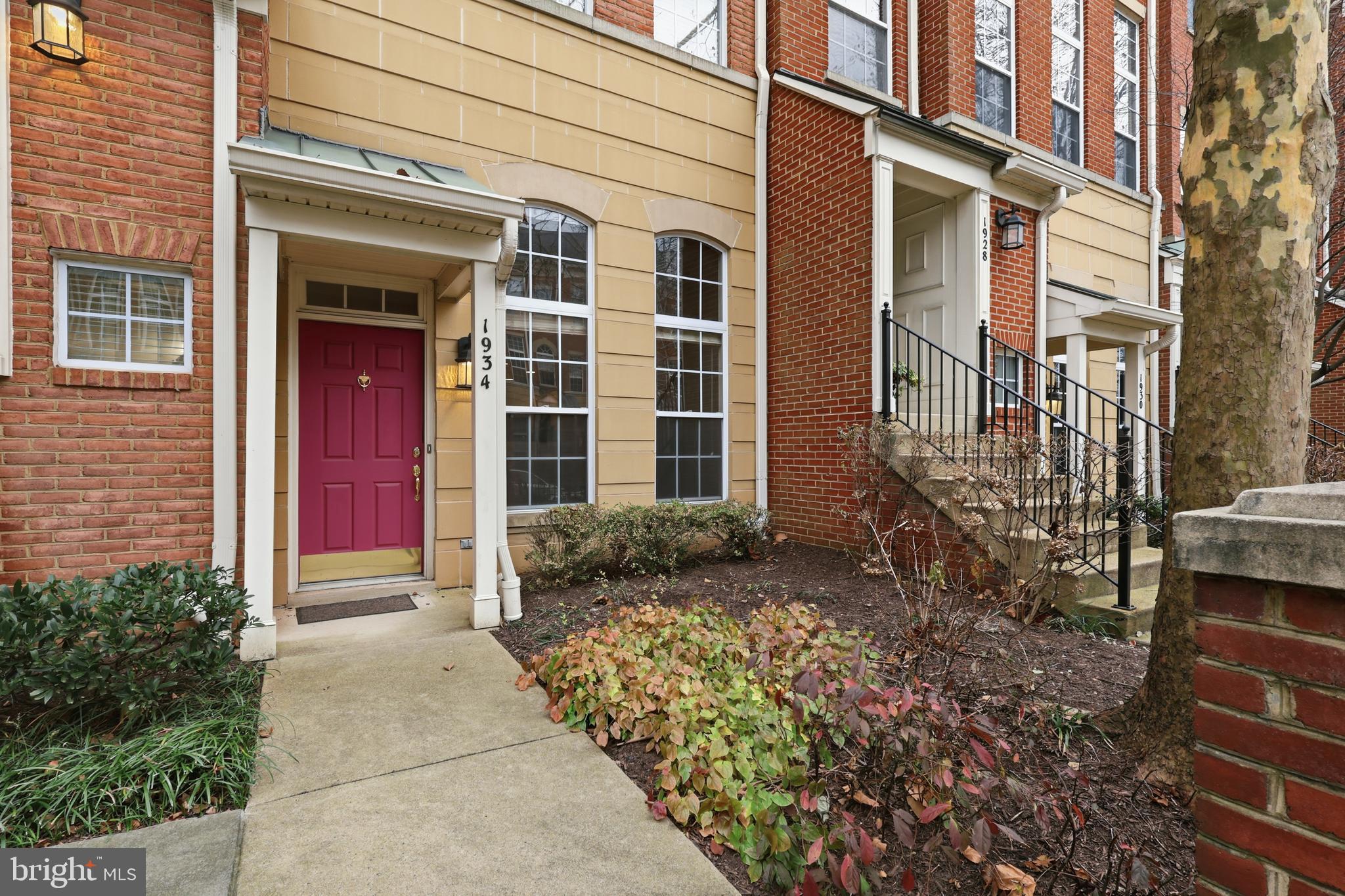 1934 CRESCENT PARK DRIVE 28-A