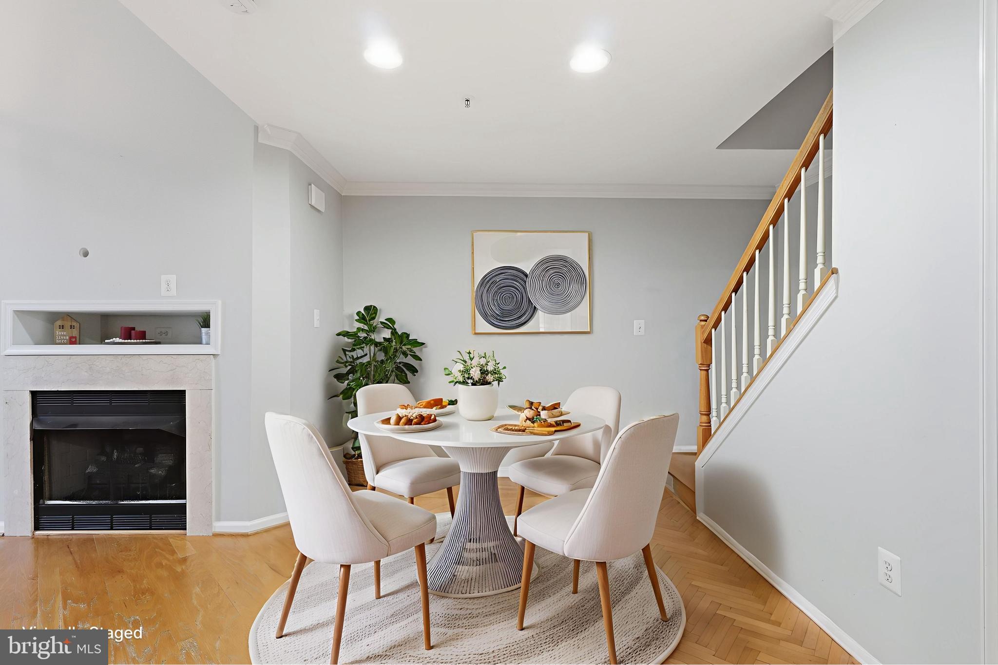 LINCOLN PARK - Residential