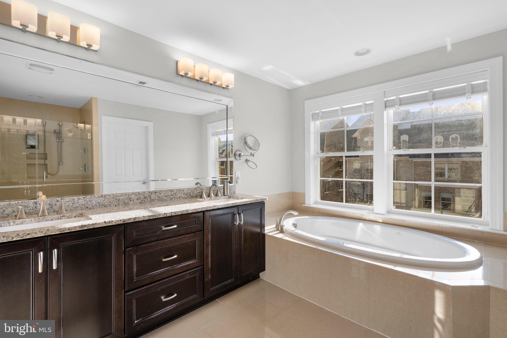 CROWN FARM - Residential