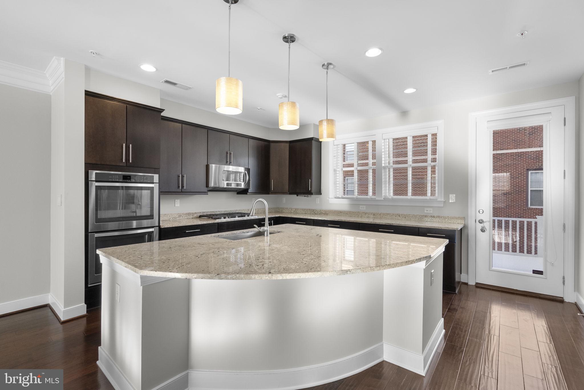 CROWN FARM - Residential