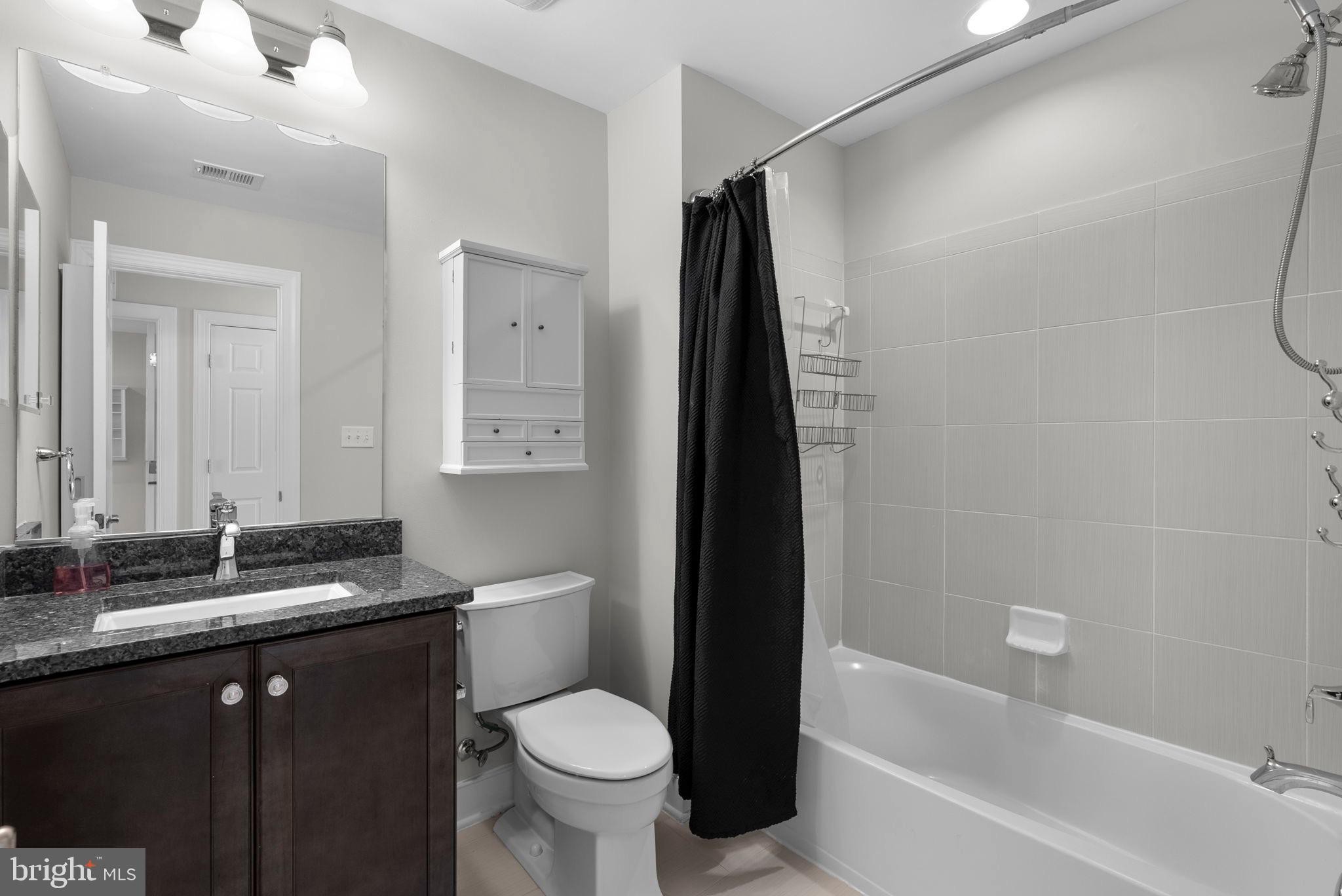 CROWN FARM - Residential