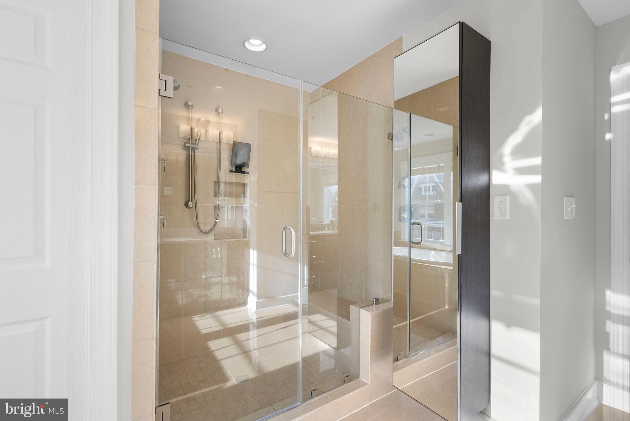 CROWN FARM - Residential