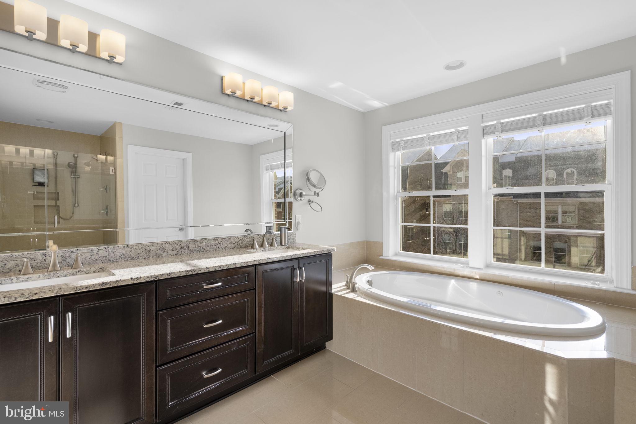 CROWN FARM - Residential