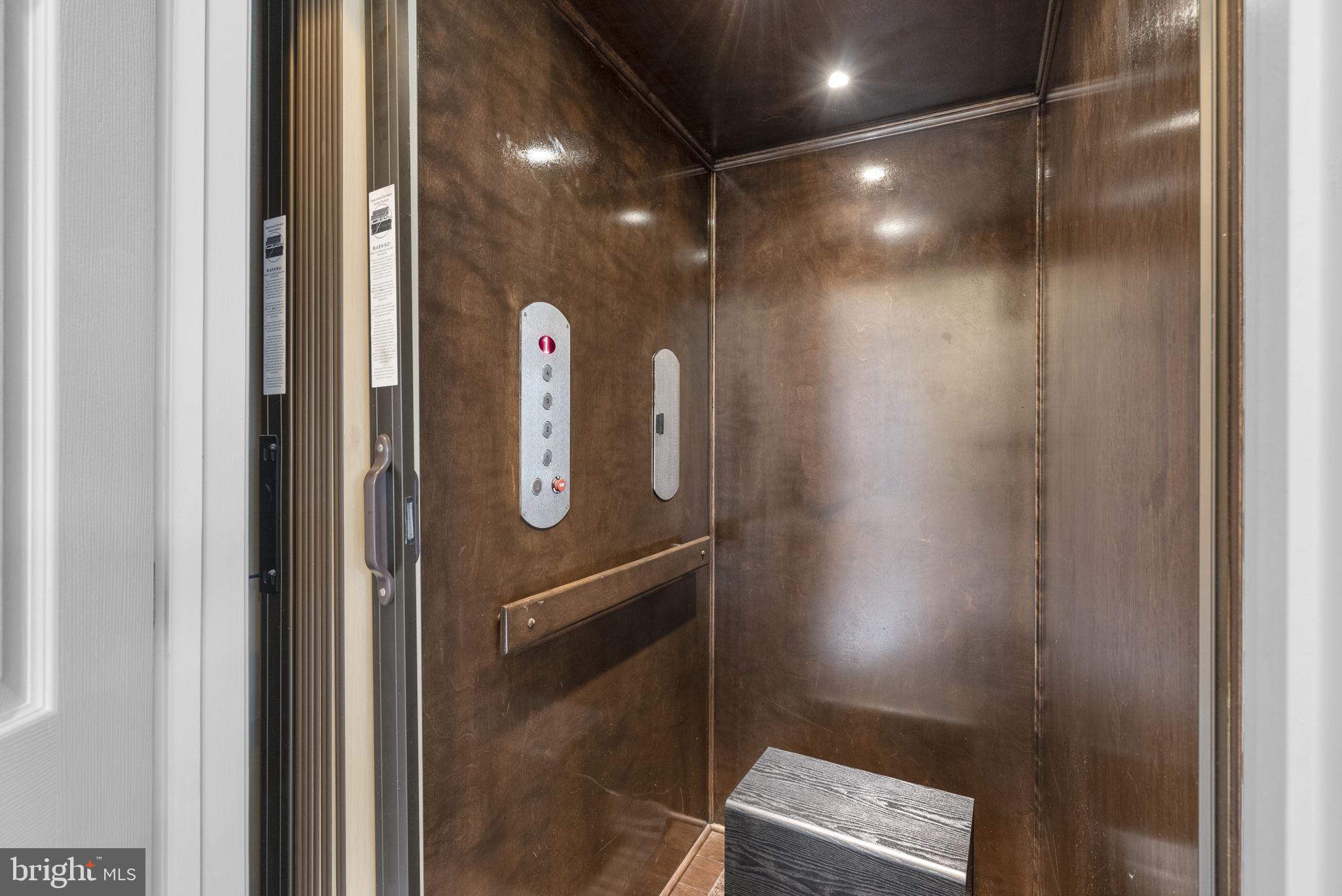 CROWN FARM - Residential