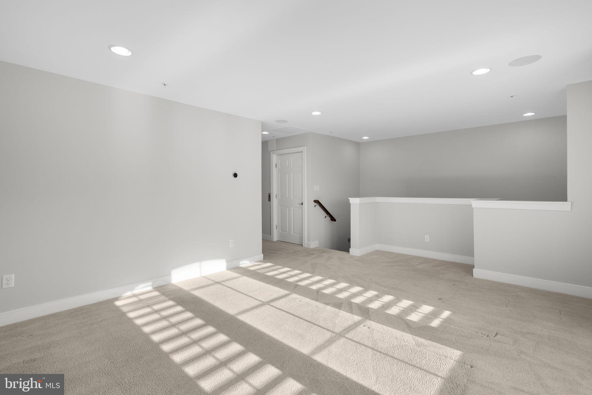 CROWN FARM - Residential