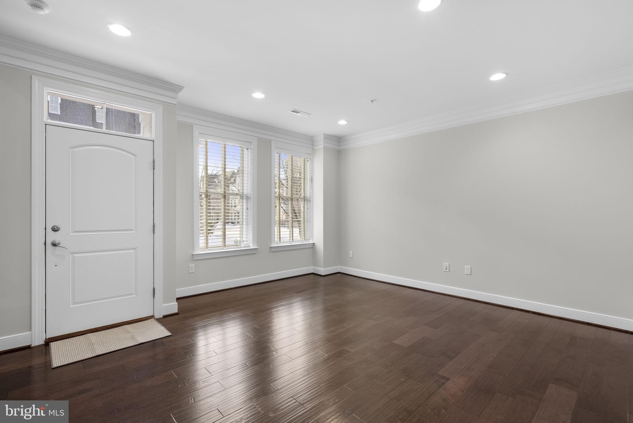 CROWN FARM - Residential