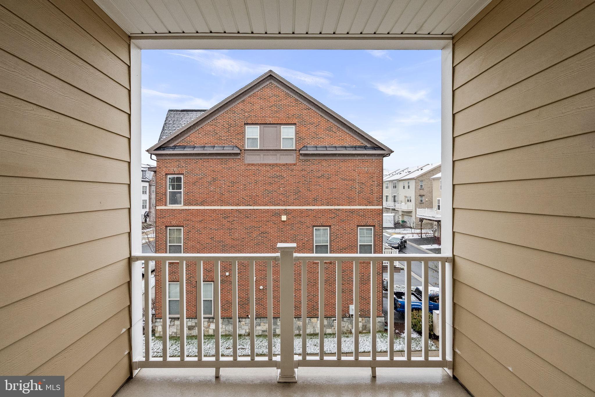 CROWN FARM - Residential