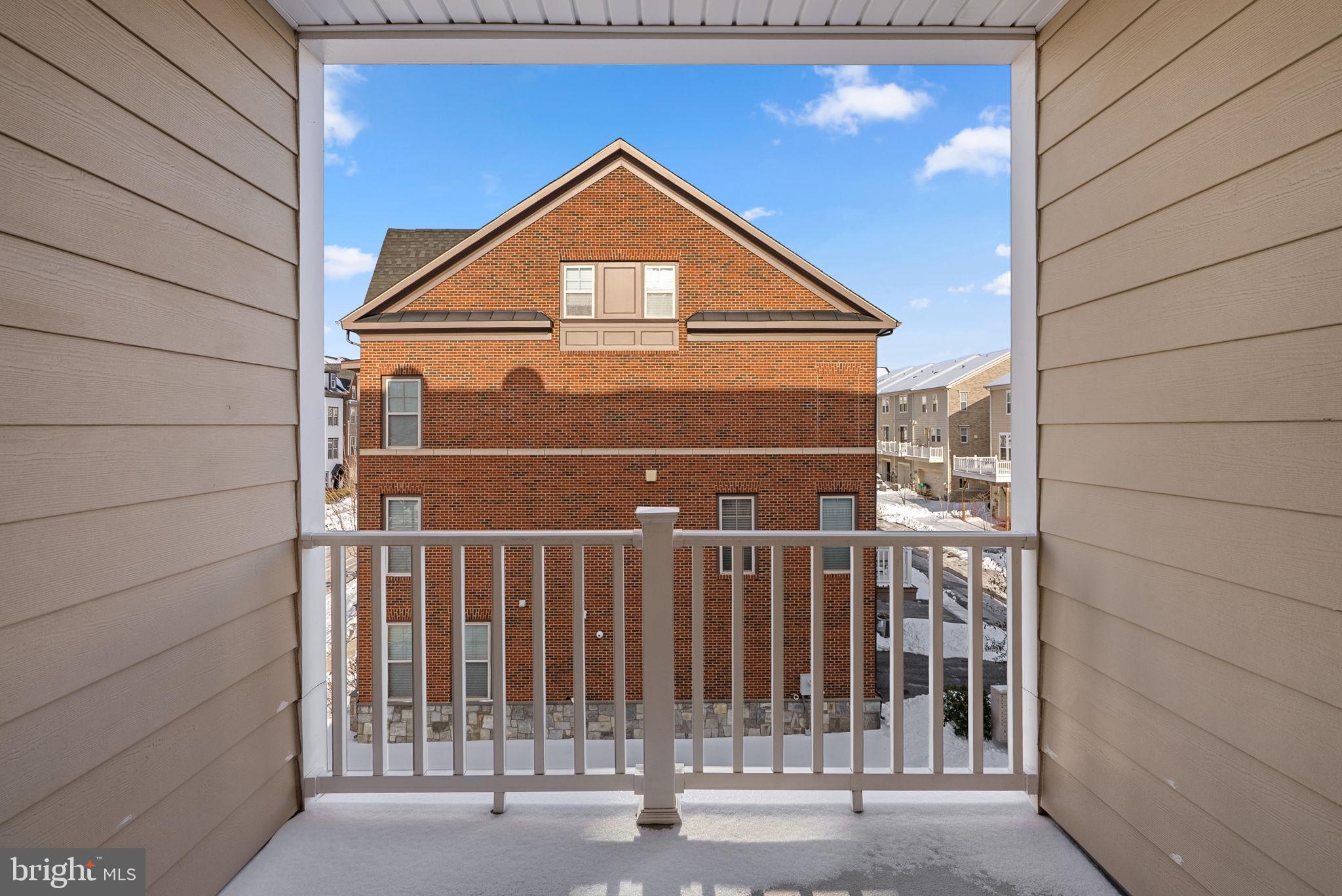 CROWN FARM - Residential