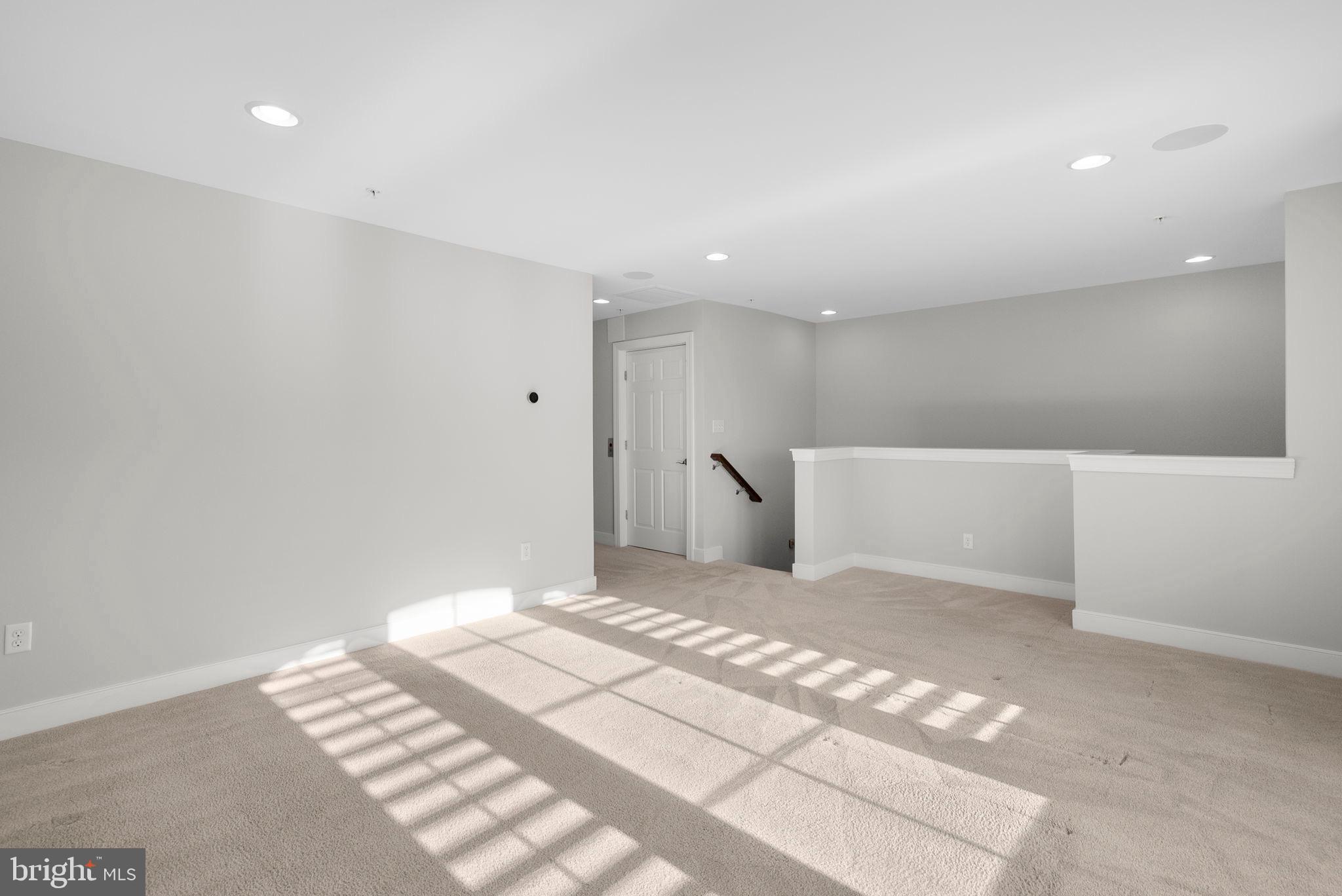 CROWN FARM - Residential