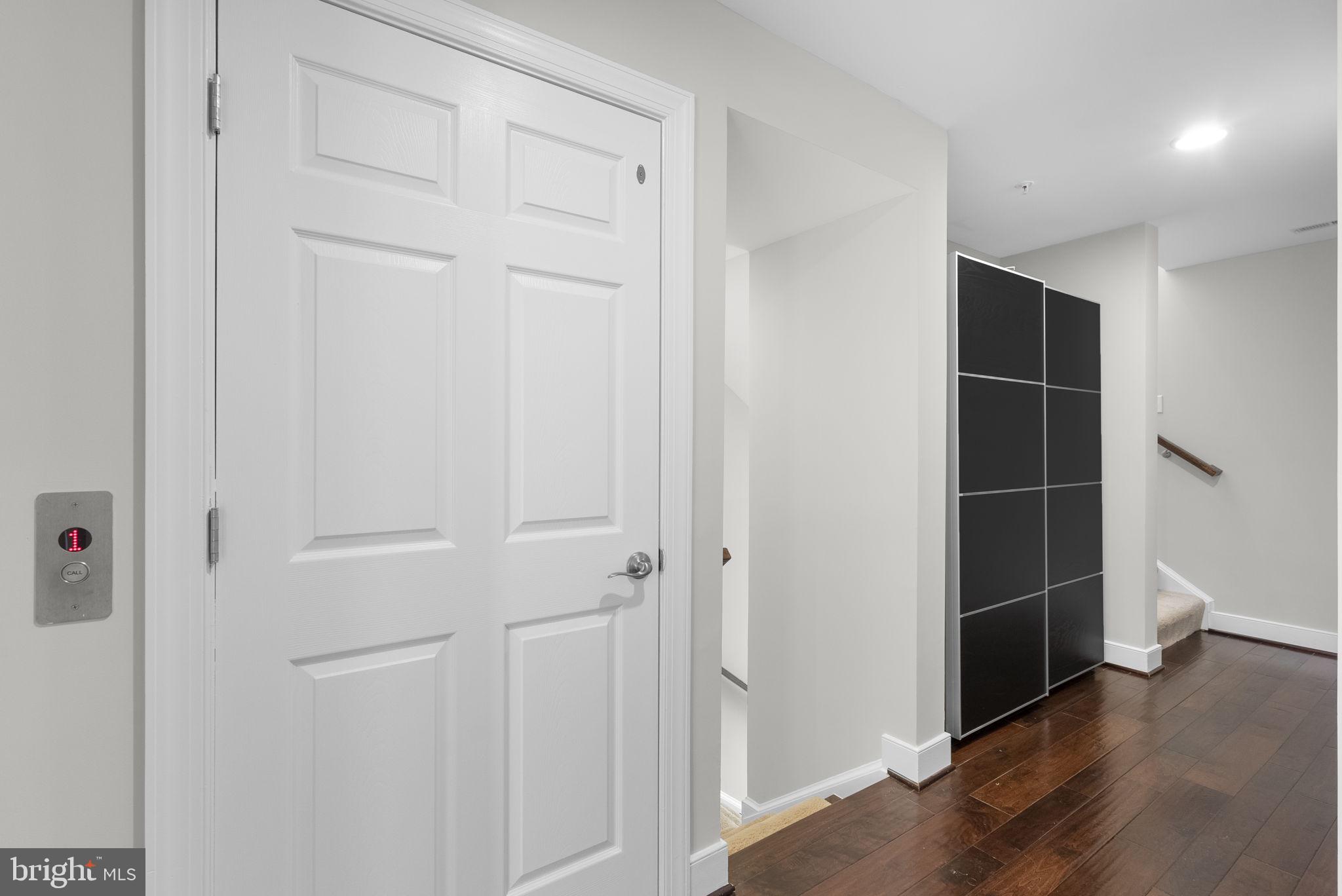 CROWN FARM - Residential