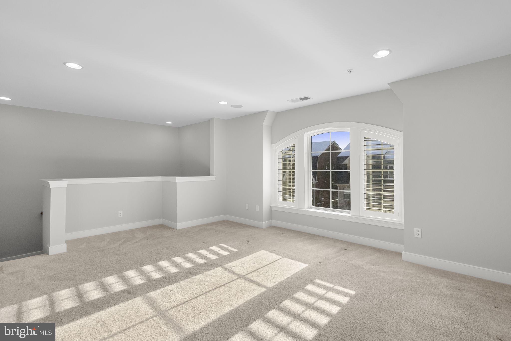 CROWN FARM - Residential